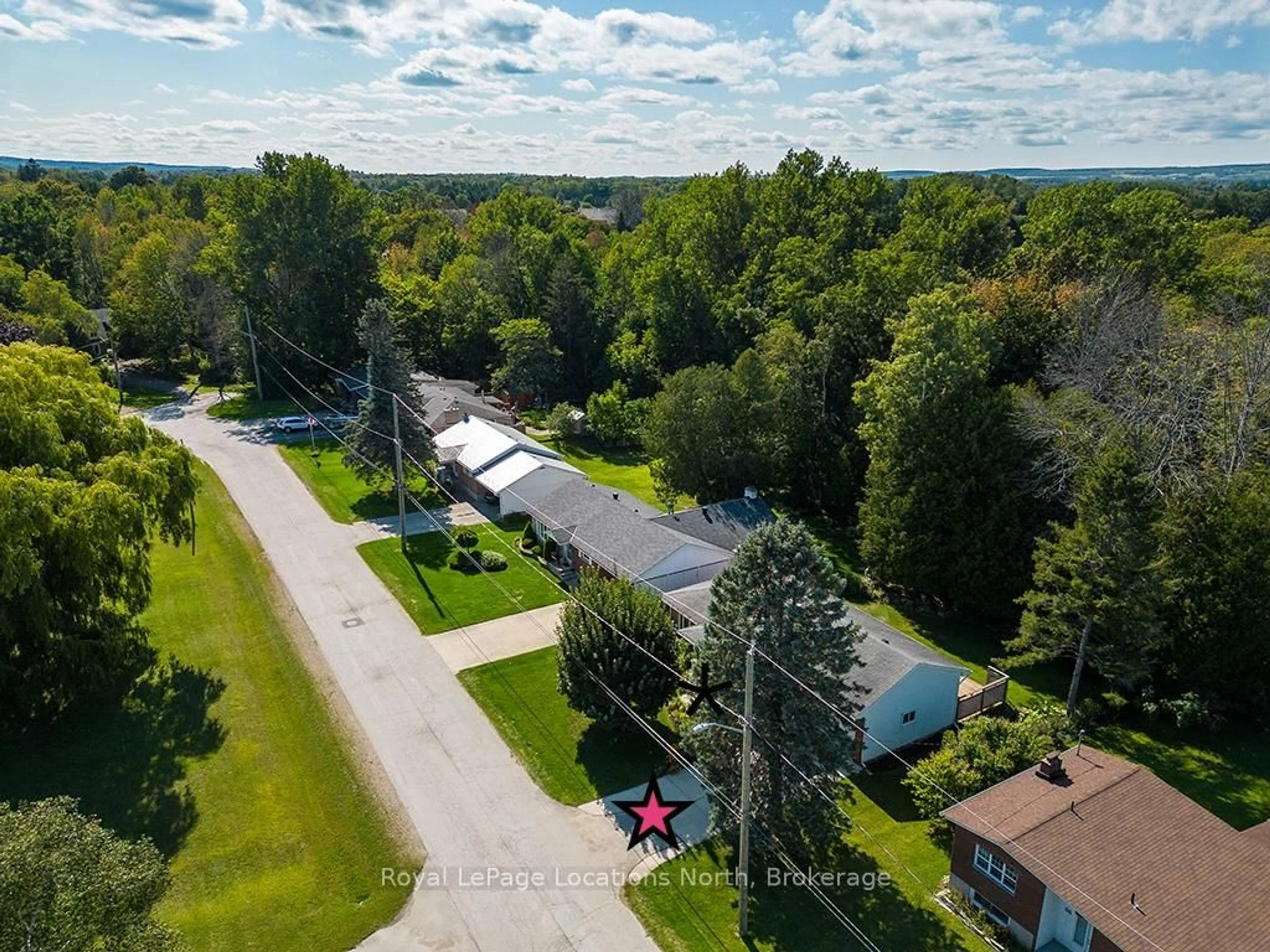 A pic from outside/outdoor area/front of a property/back of a property/a pic from drone, unknown for 64 Ivan St, Meaford Ontario N4L 1C8