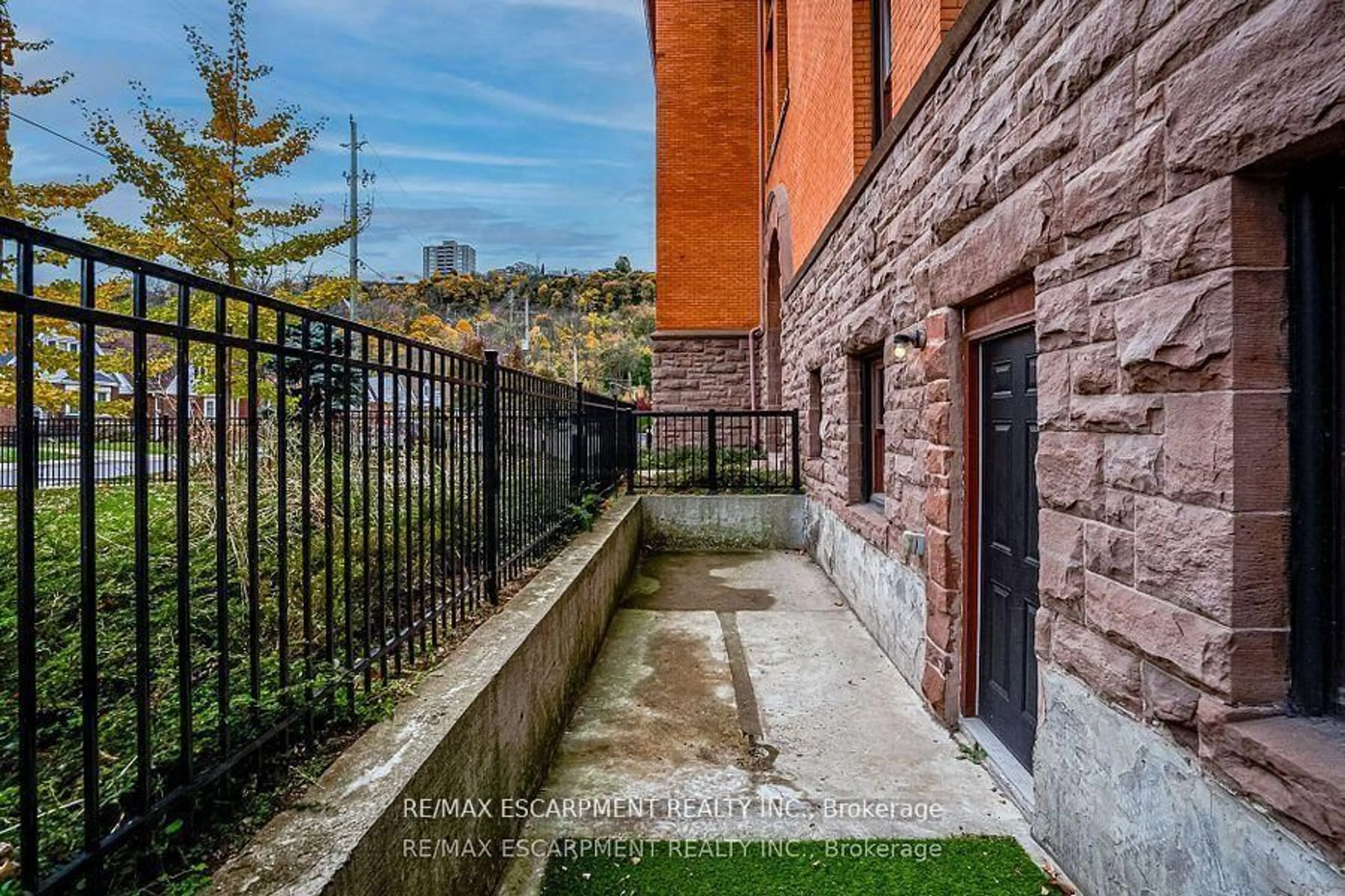 Patio, street for 200 Stinson St #104, Hamilton Ontario L8N 4J5
