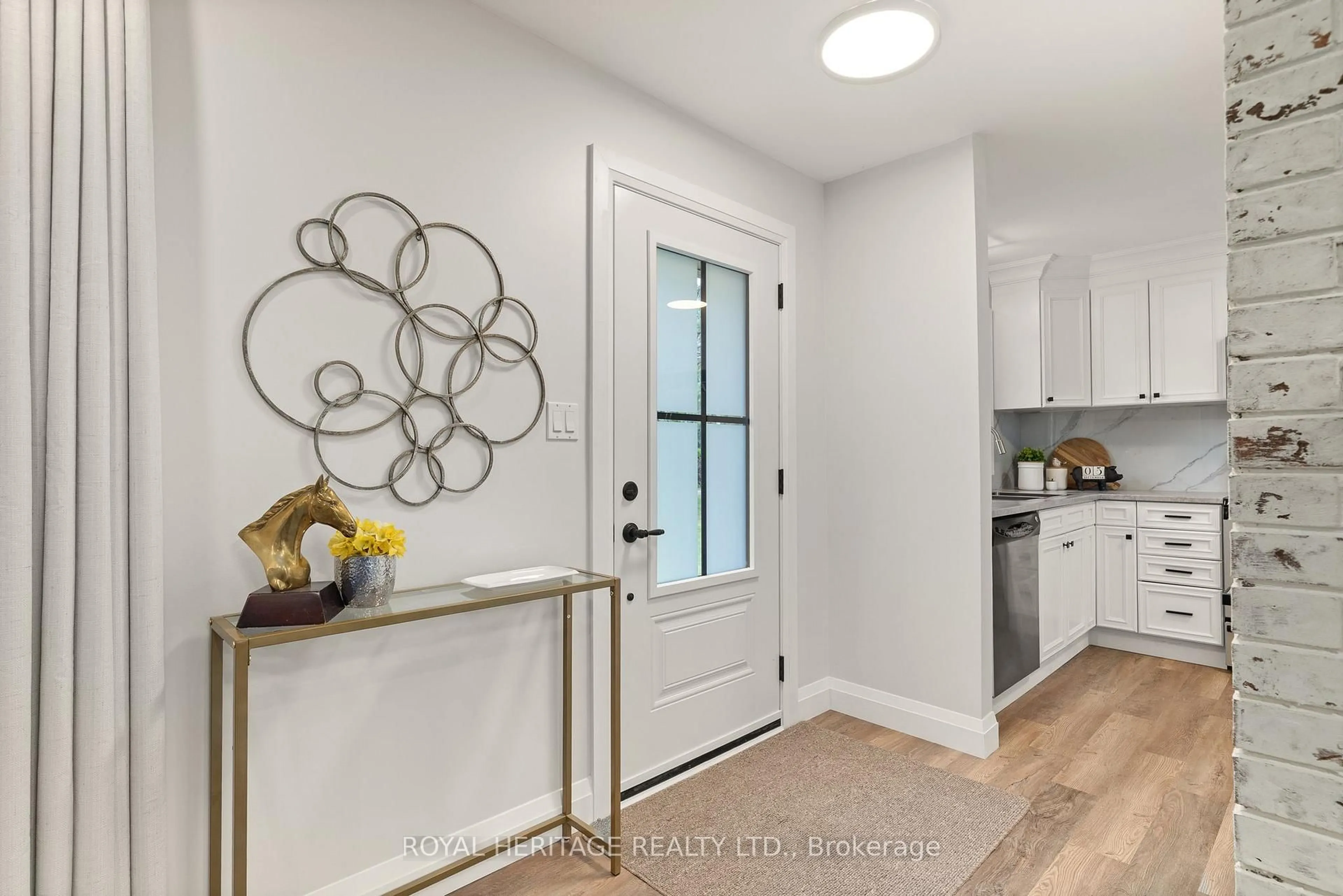 Indoor entryway for 3413 County Rd 36 Rd, Kawartha Lakes Ontario K0M 1A0
