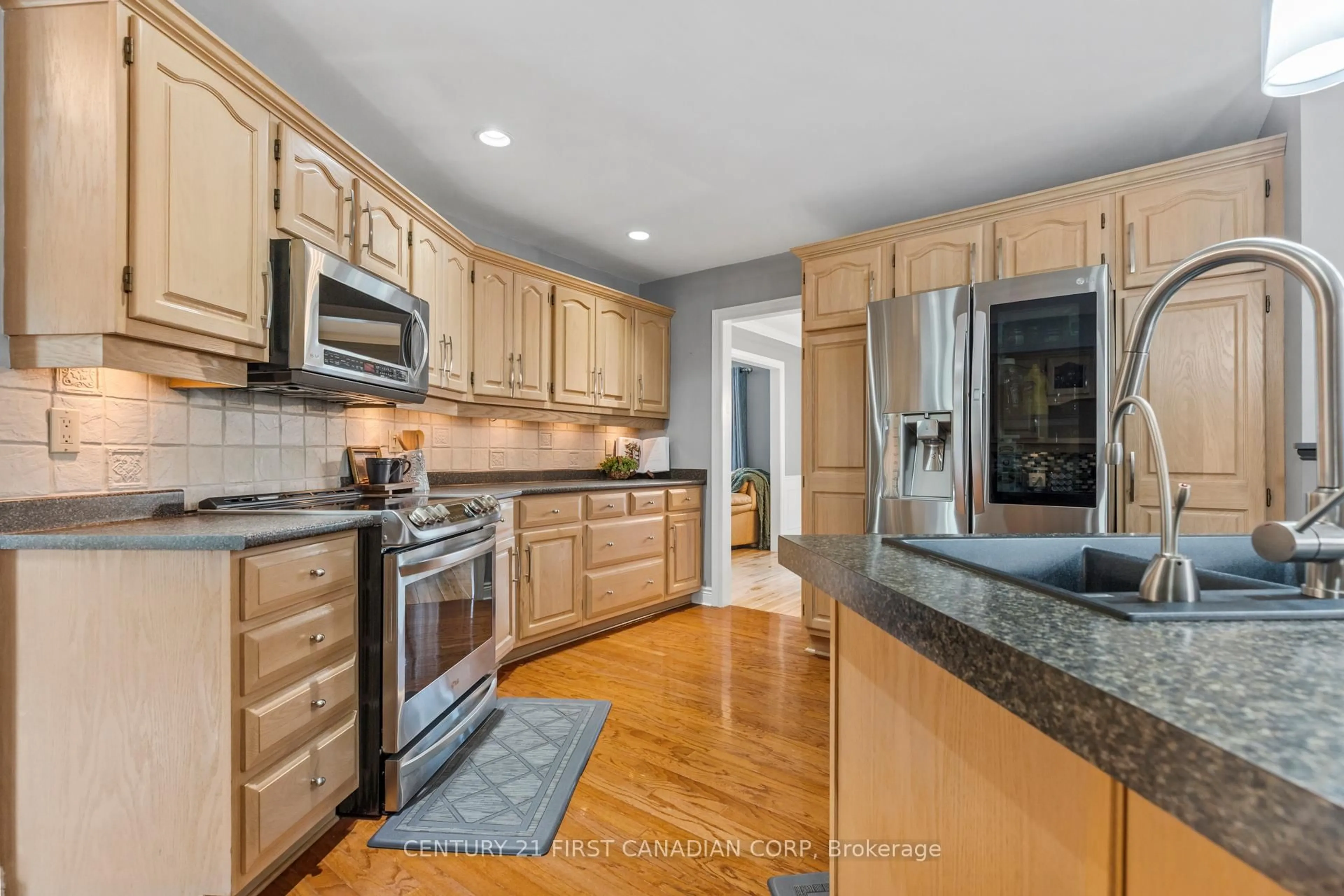 Open concept kitchen, unknown for 2 Longview Crt, London South Ontario N6K 4J1