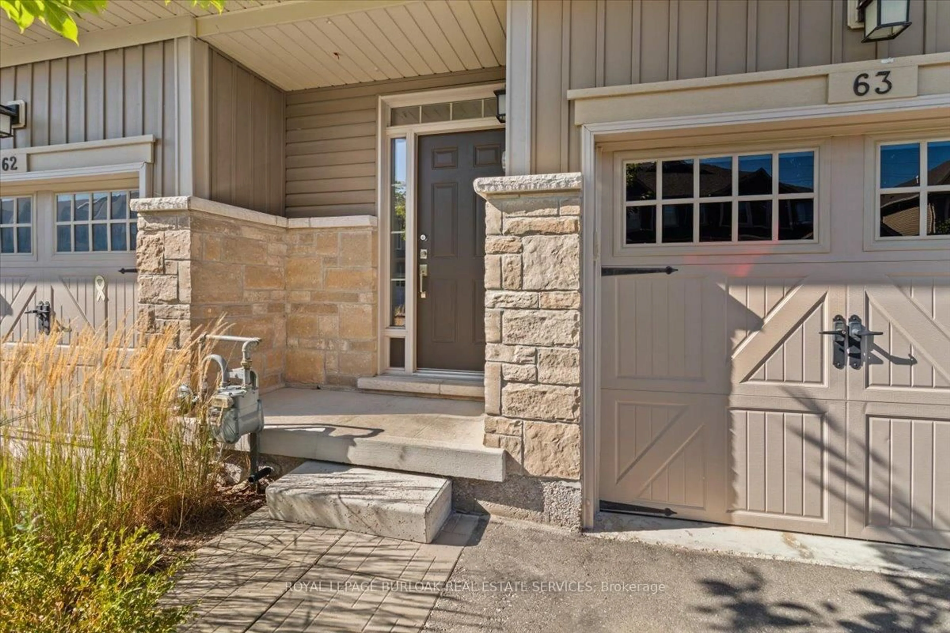 Indoor entryway for 80 Willow St #63, Brant Ontario N3L 2K6