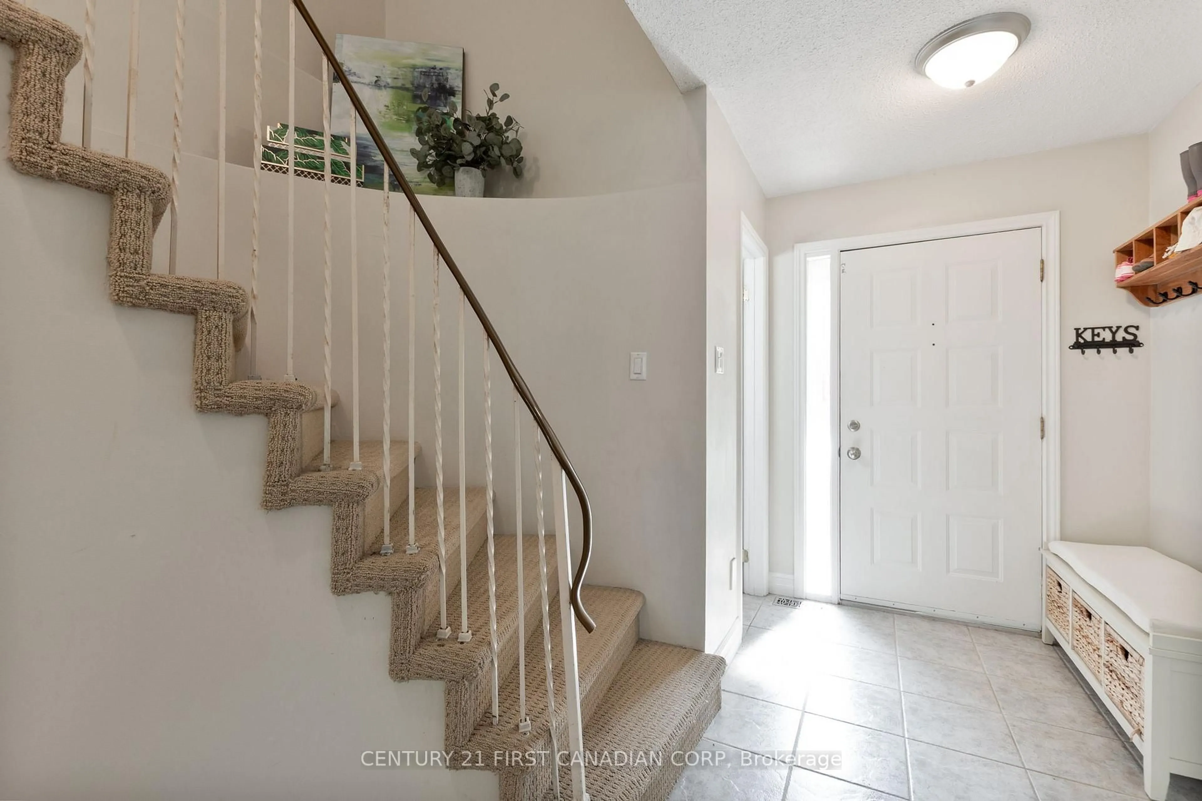 Unknown for 1816 Attawandaron Rd, London North Ontario N6G 3N1