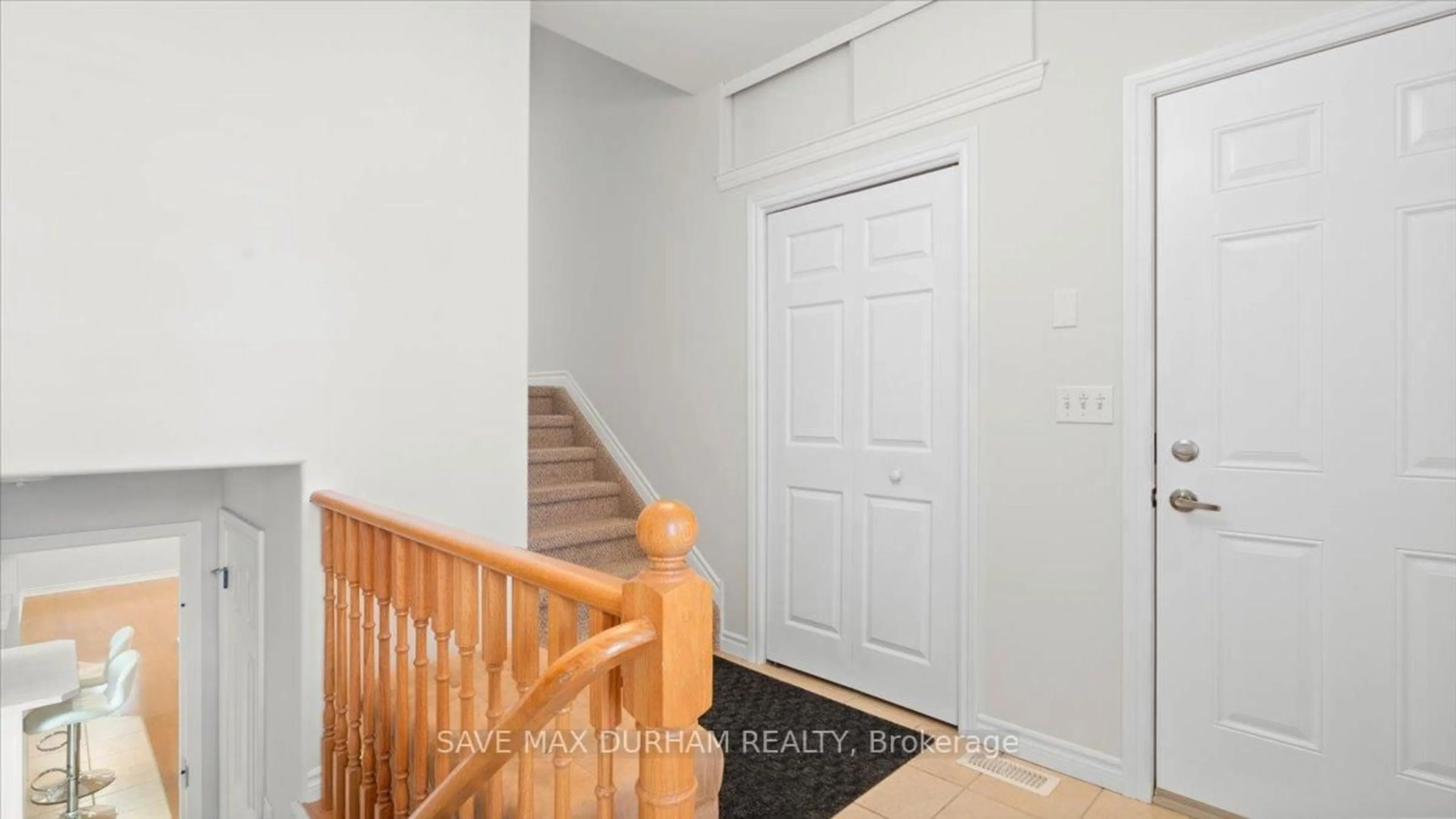 Indoor entryway for 37 Boyce Crt, Belleville Ontario K8P 5N9