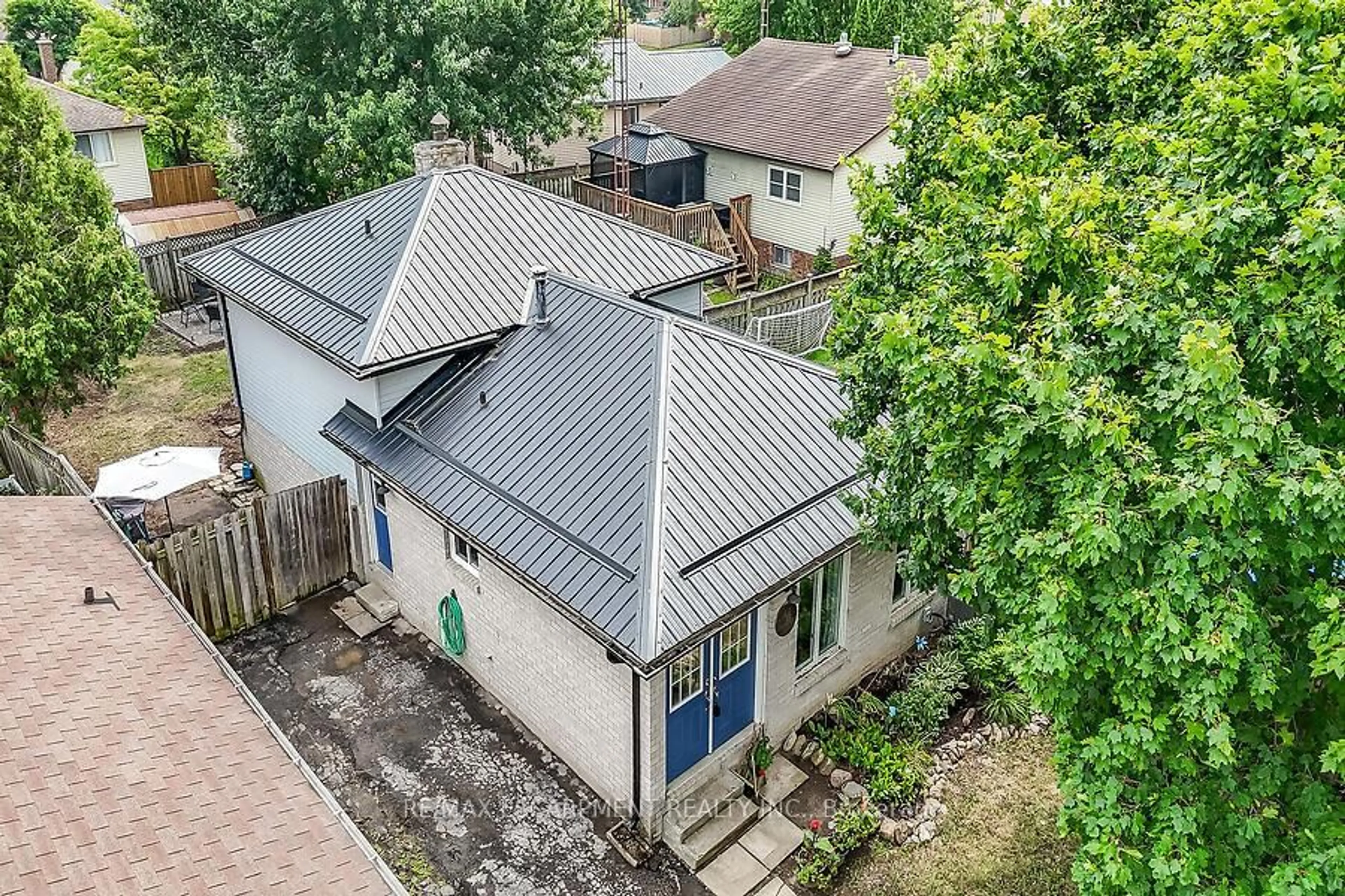 A pic from outside/outdoor area/front of a property/back of a property/a pic from drone, street for 44 Ravine Cres, Haldimand Ontario N0A 1S0