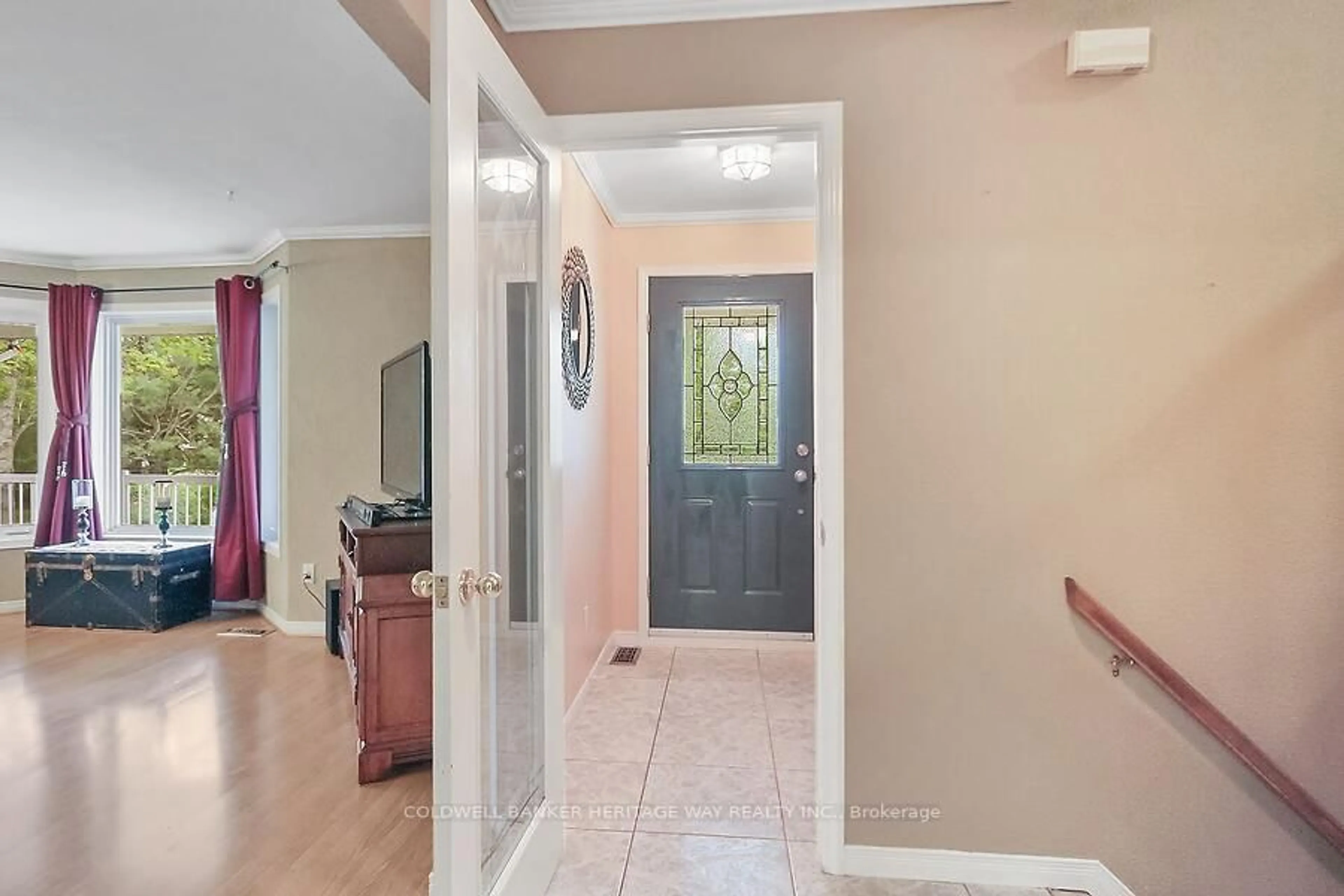 Indoor entryway for 222 NORTH Rd, Smiths Falls Ontario K7A 4S4