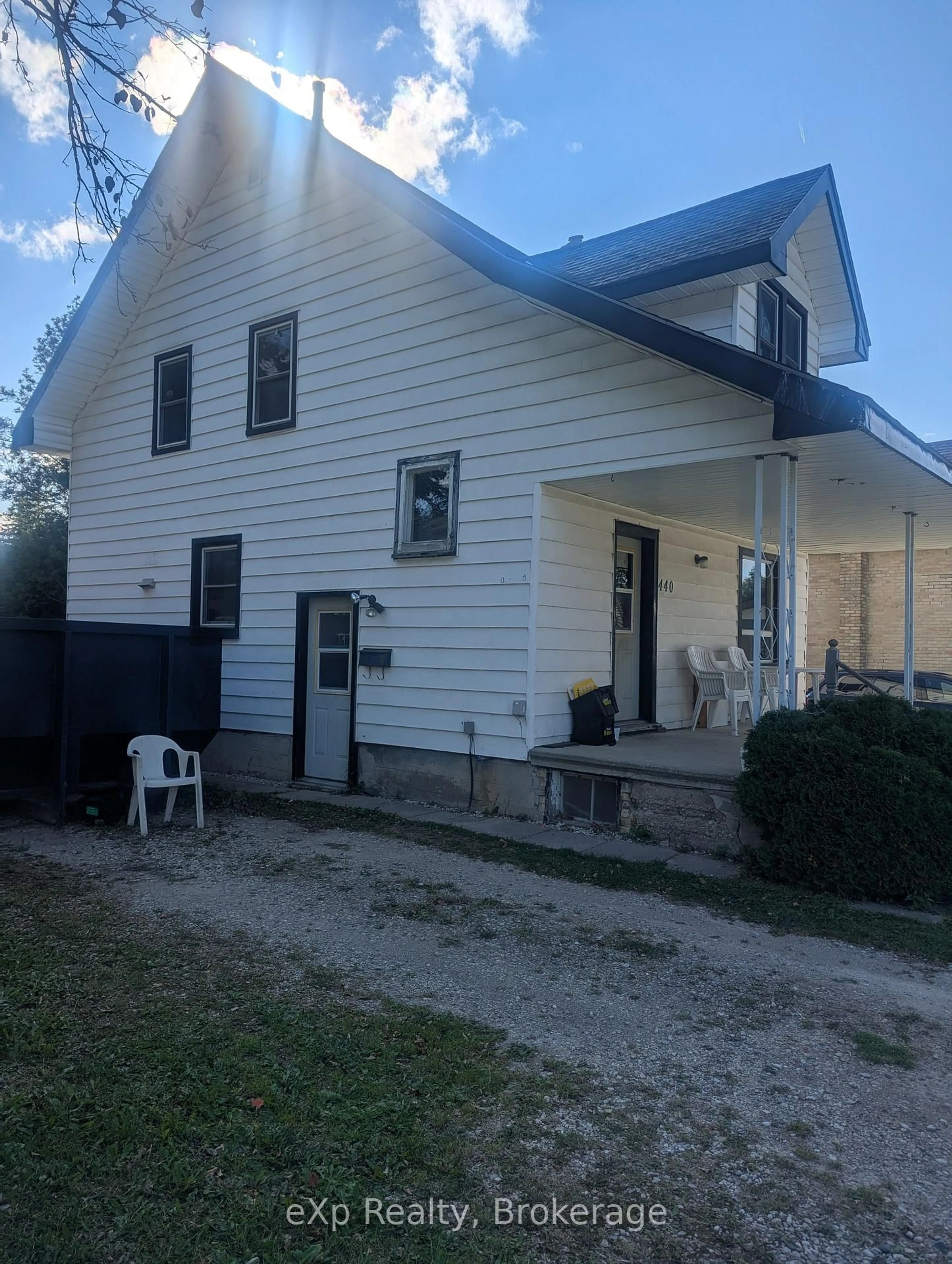 A pic from outside/outdoor area/front of a property/back of a property/a pic from drone, building for 440 Binning St, North Perth Ontario N4W 1G8