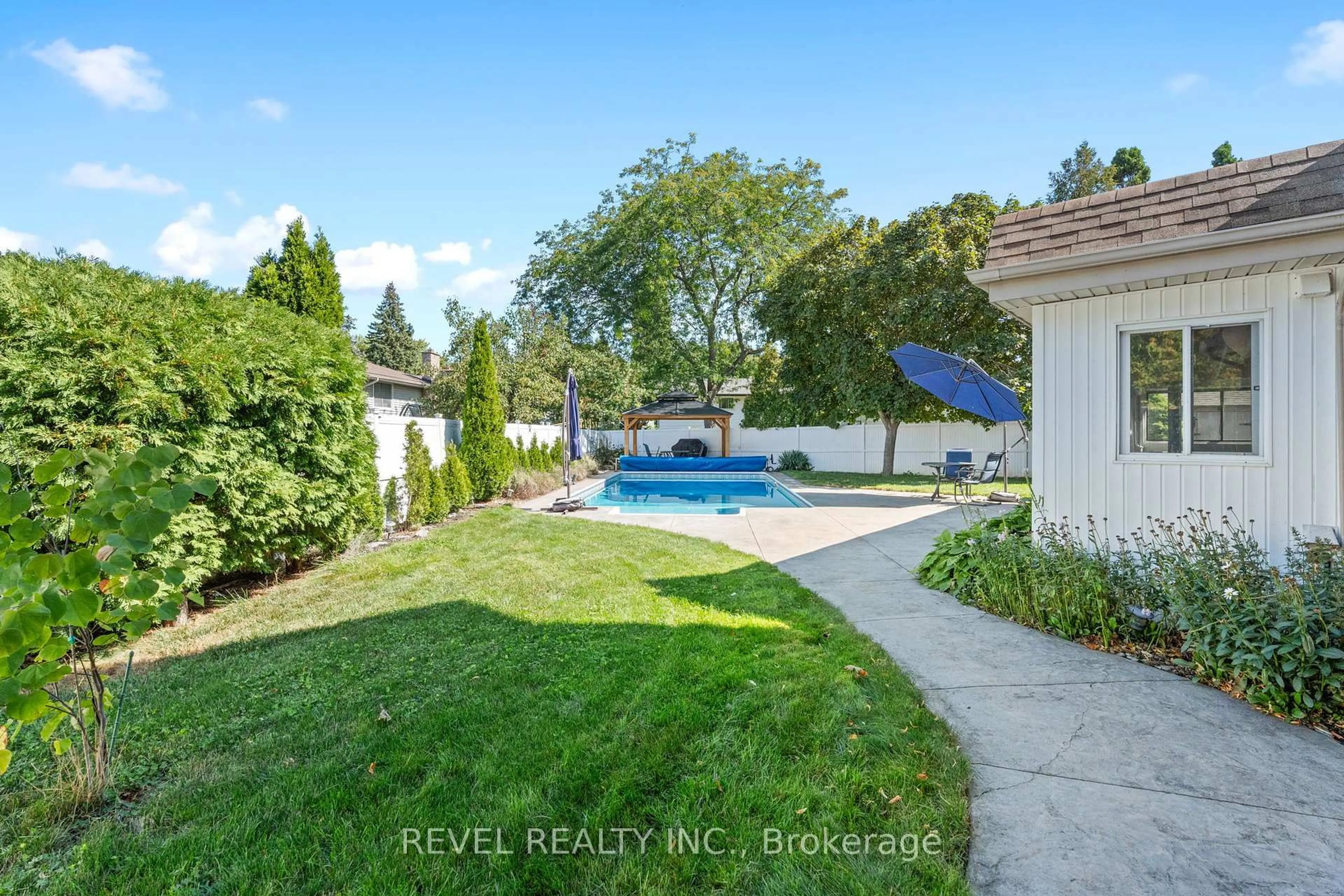 Pool for 36 CAMBRIA Dr, St. Catharines Ontario L2N 6W4