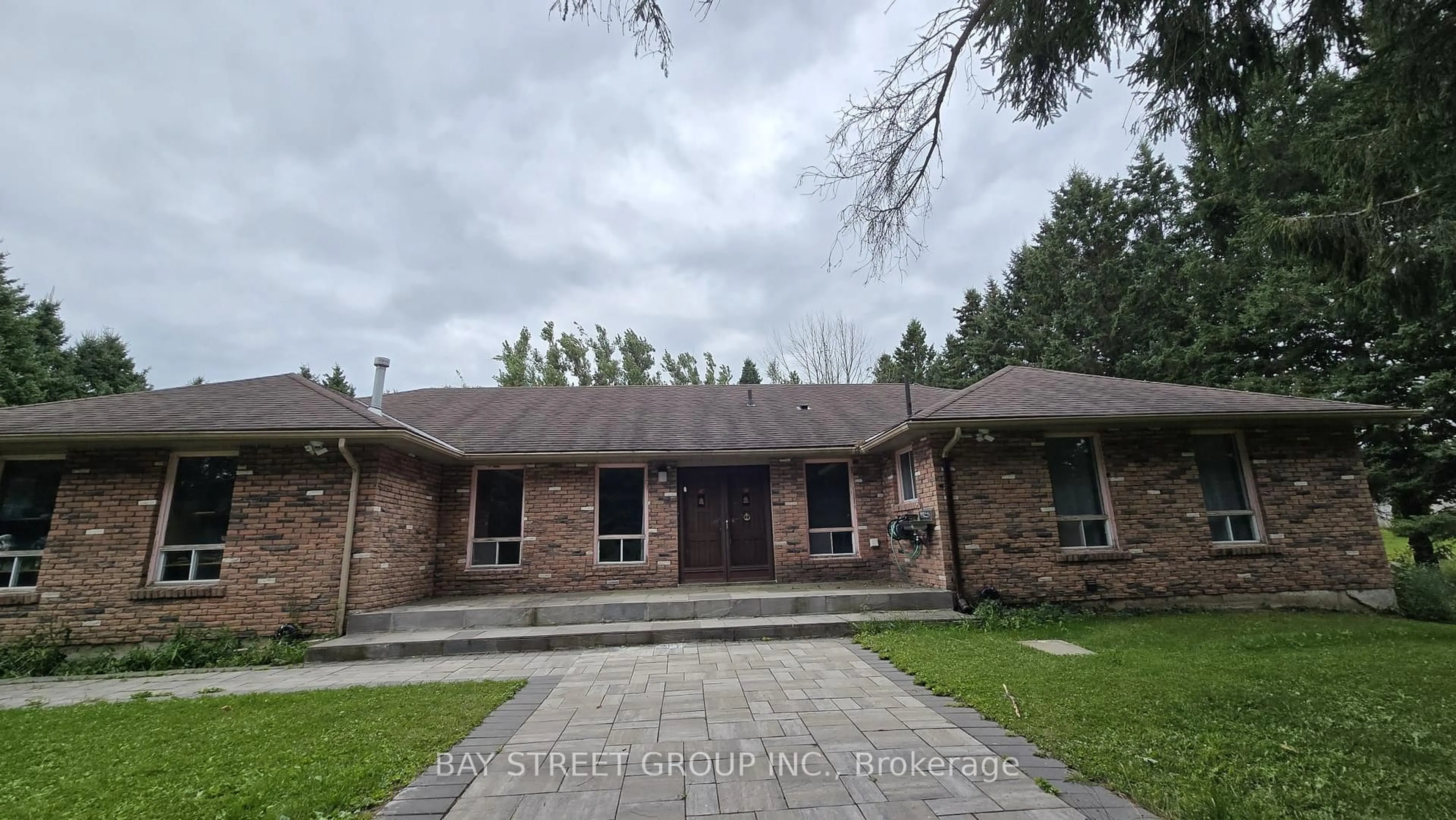 Home with brick exterior material, street for 49 Maplewood Dr, Amaranth Ontario L9V 3N6