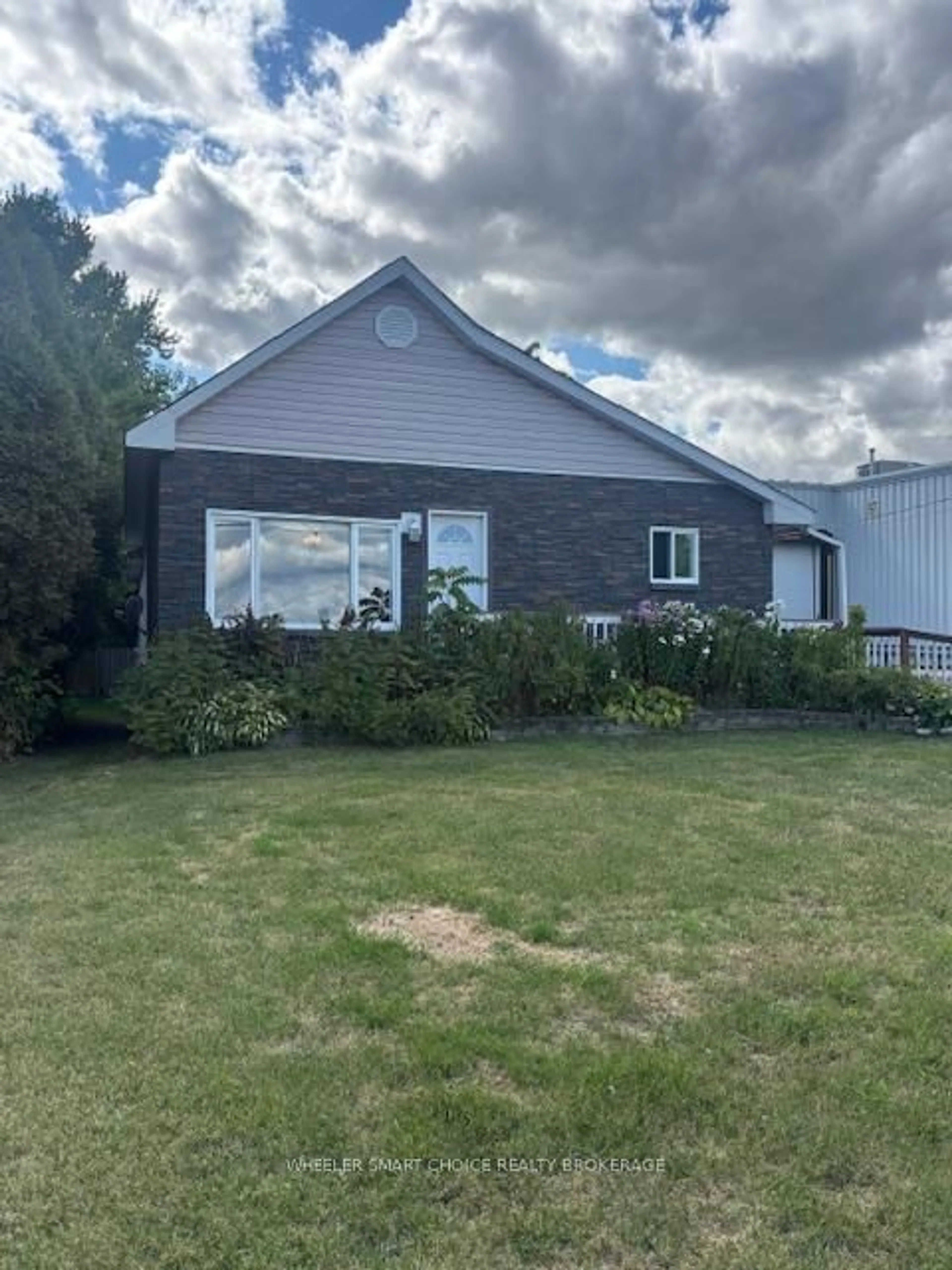 A pic from outside/outdoor area/front of a property/back of a property/a pic from drone, building for 74 St. Lawrence St, South Dundas Ontario K0C 1X0