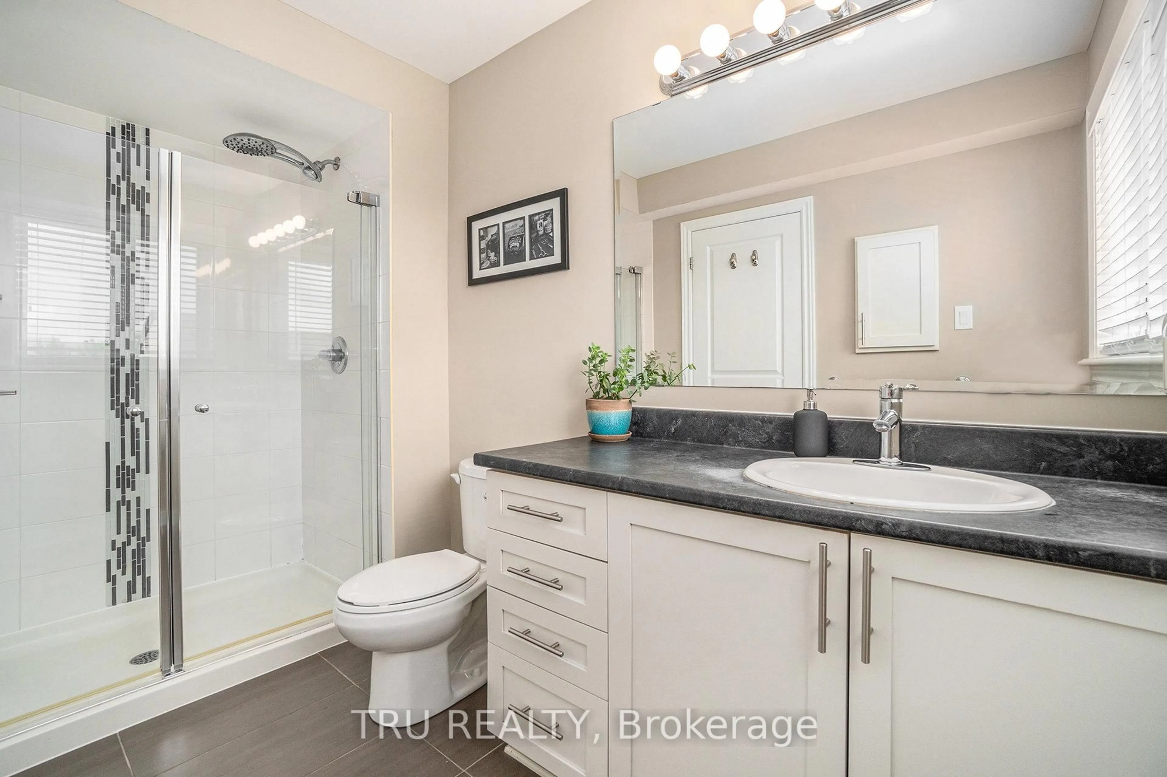 Standard bathroom, ceramic/tile floor for 1113 TISCHART Cres, Kanata Ontario K2T 0G7