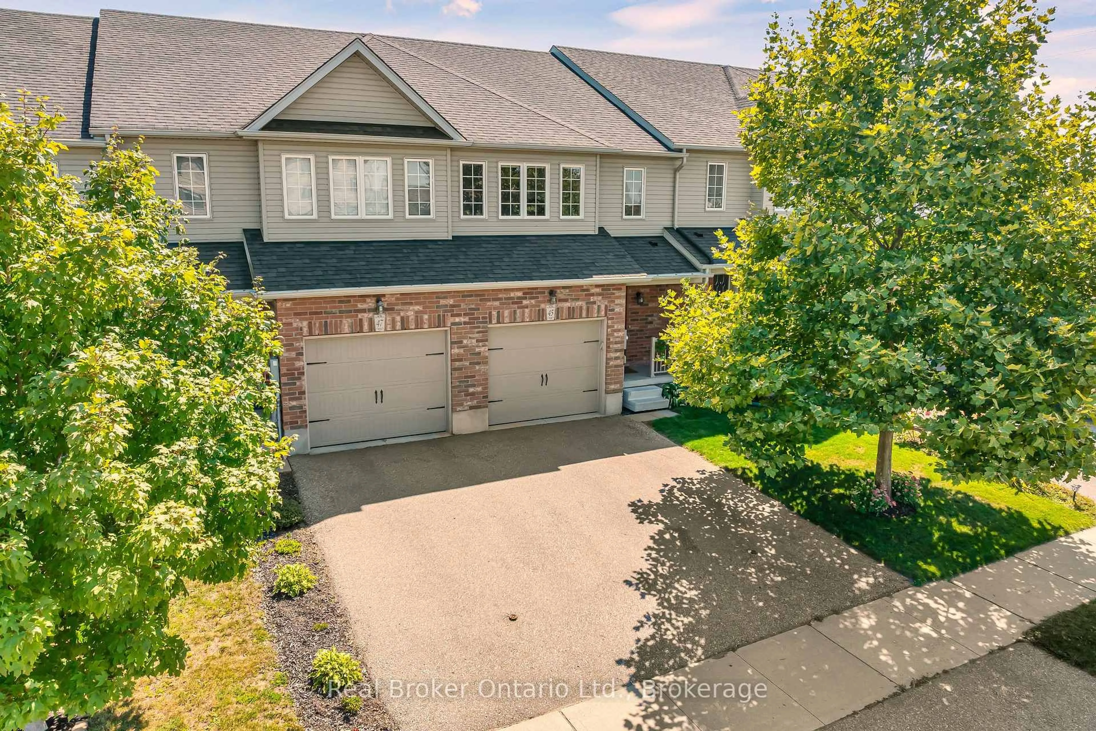 A pic from outside/outdoor area/front of a property/back of a property/a pic from drone, street for 45 Wideman Blvd, Guelph Ontario N1E 0H9