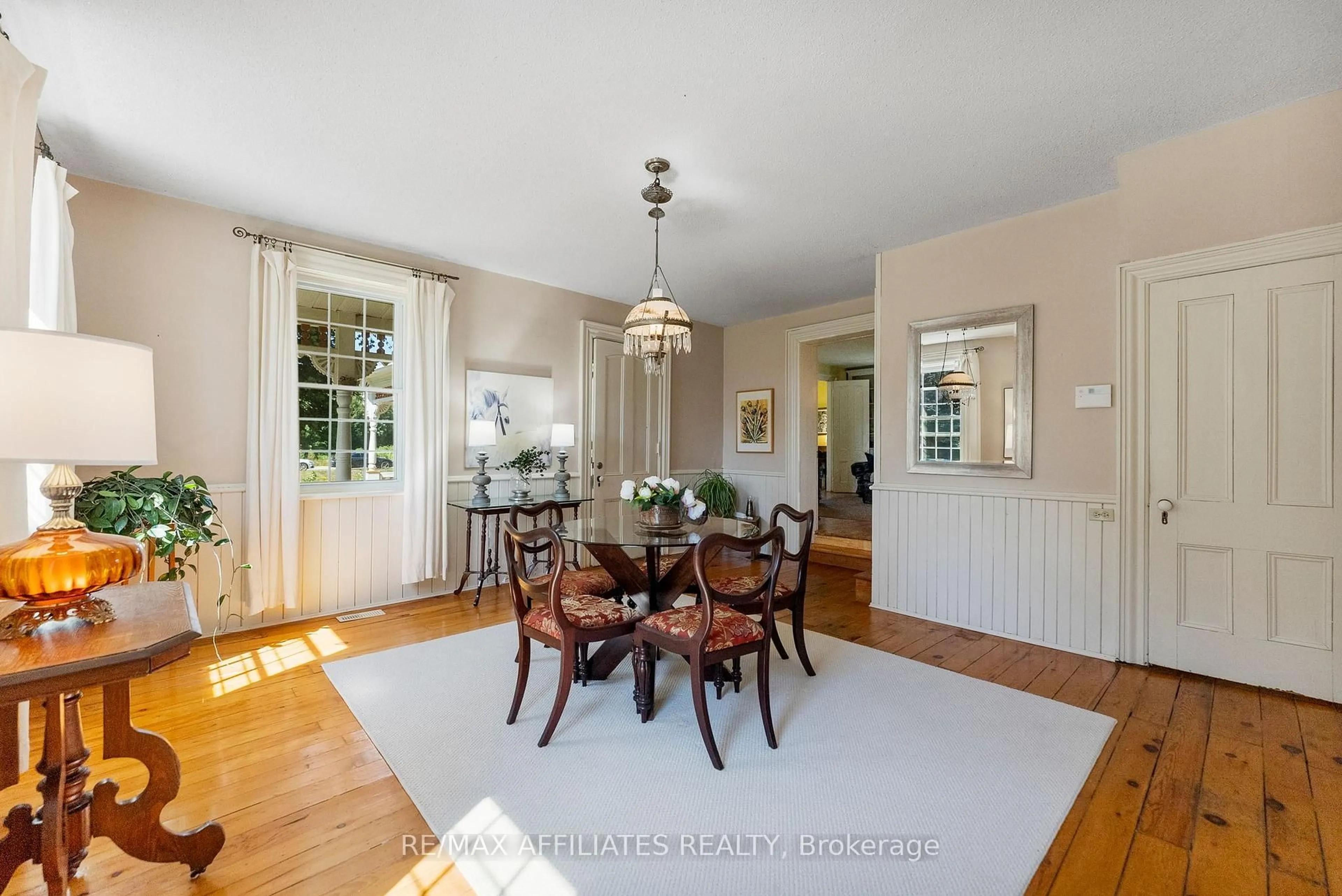 Dining room, wood/laminate floor for 2415 County 21 Rd, Edwardsburgh/Cardinal Ontario K0E 1X0