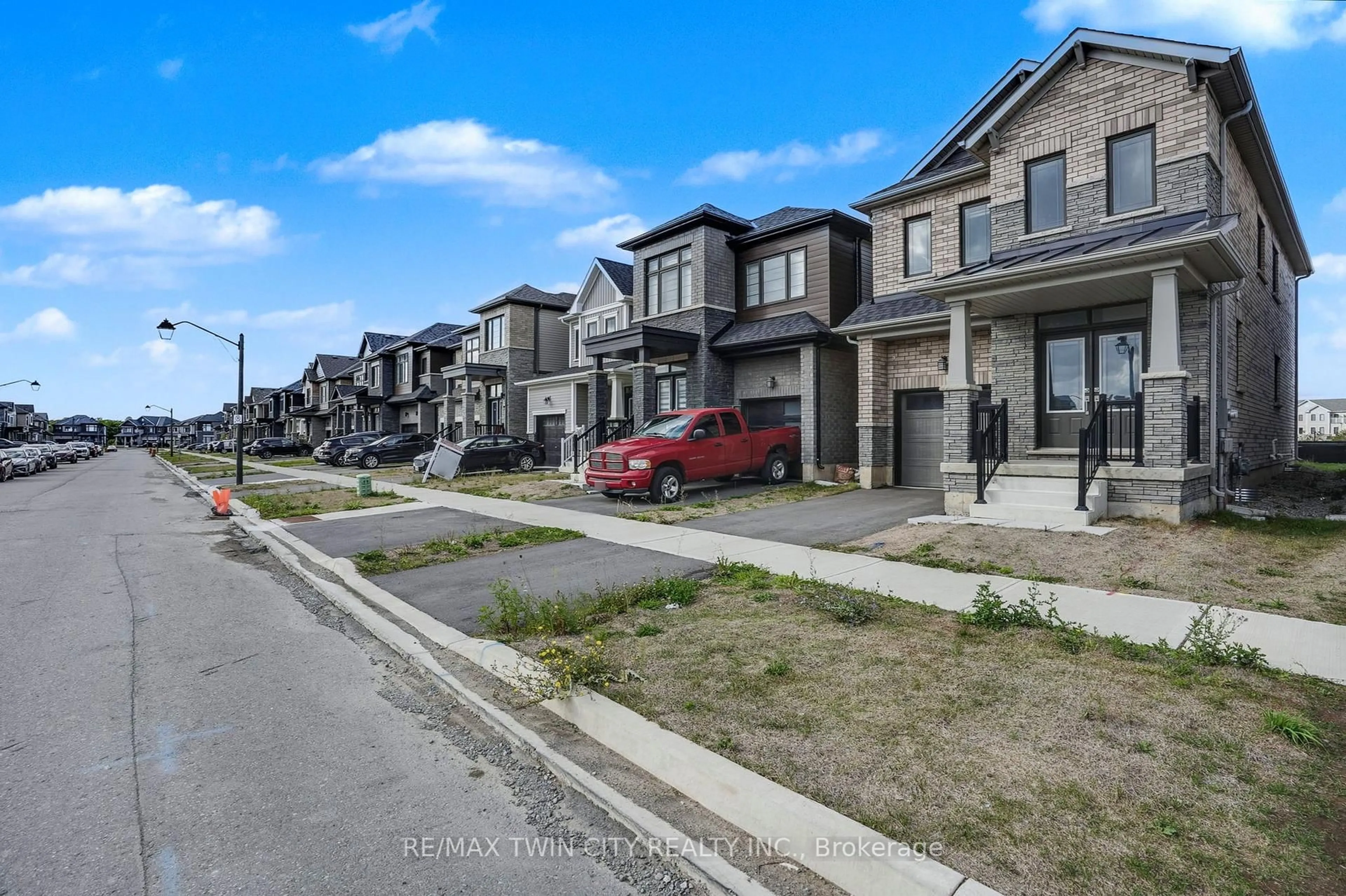 A pic from outside/outdoor area/front of a property/back of a property/a pic from drone, street for 200 WILMOT Rd, Brantford Ontario N3T 0W7