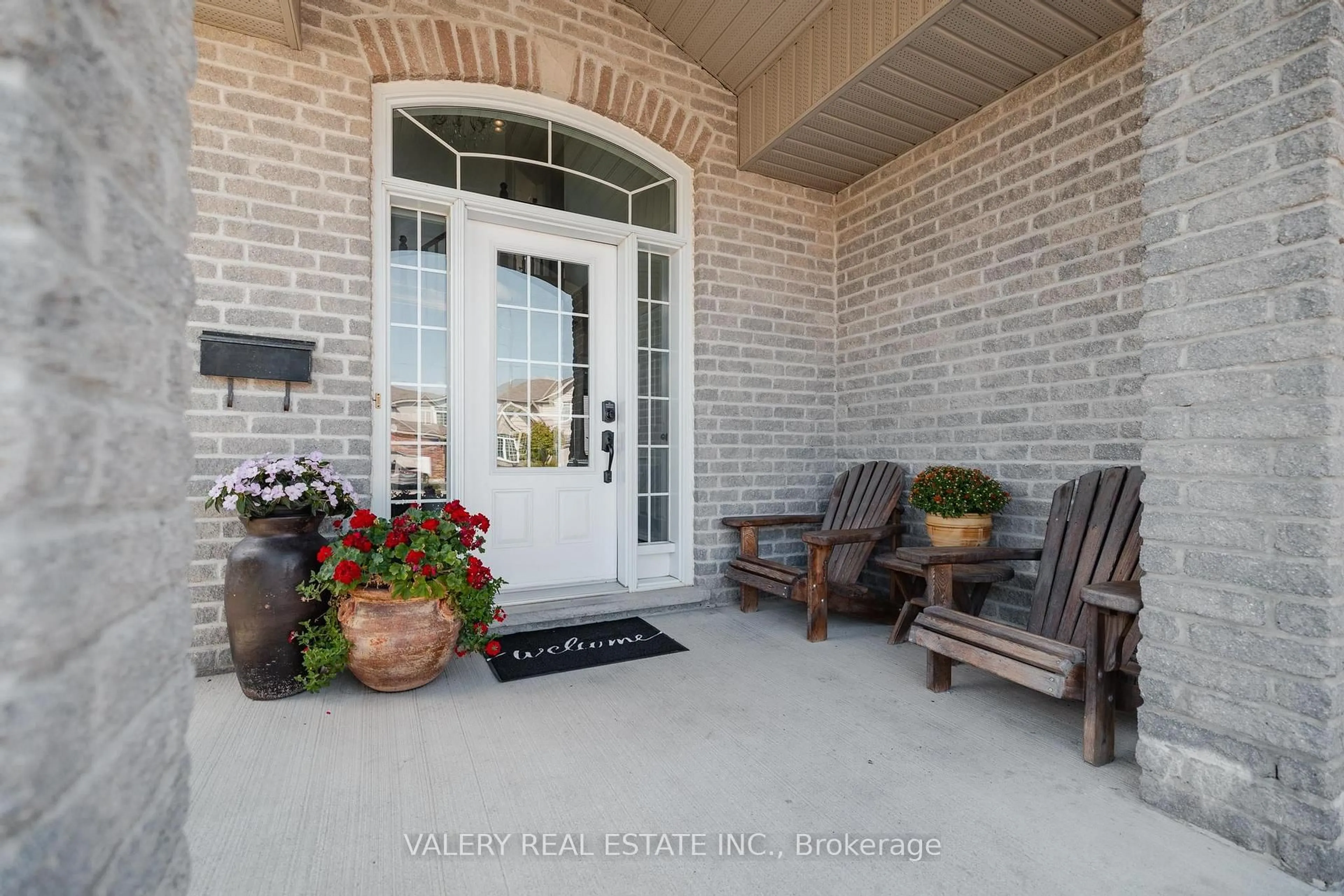 Indoor entryway for 291 Zeller Dr, Kitchener Ontario N2A 0B2