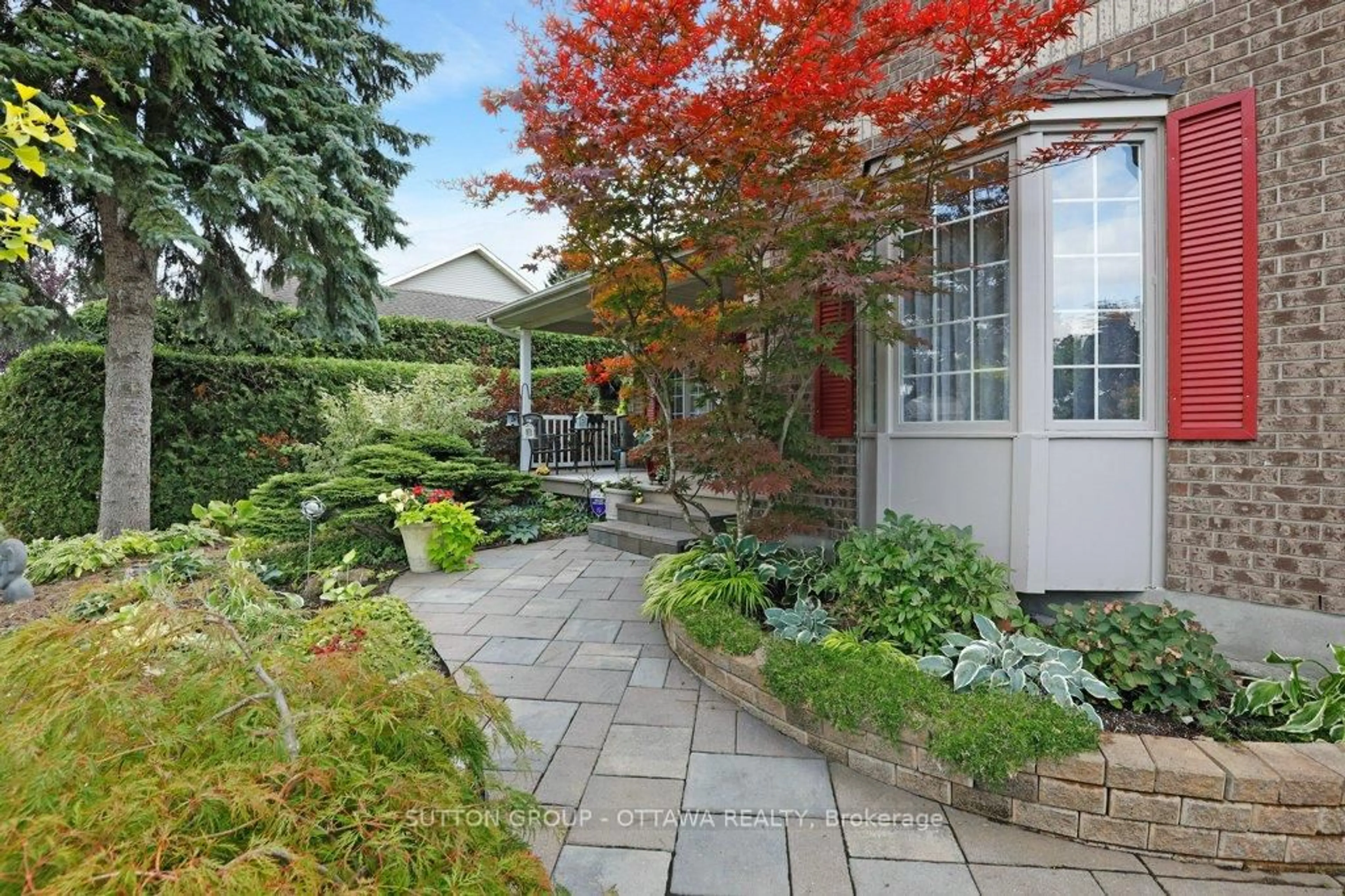 Patio, street for 43 Forest Creek Dr, Ottawa Ontario K2S 1P9