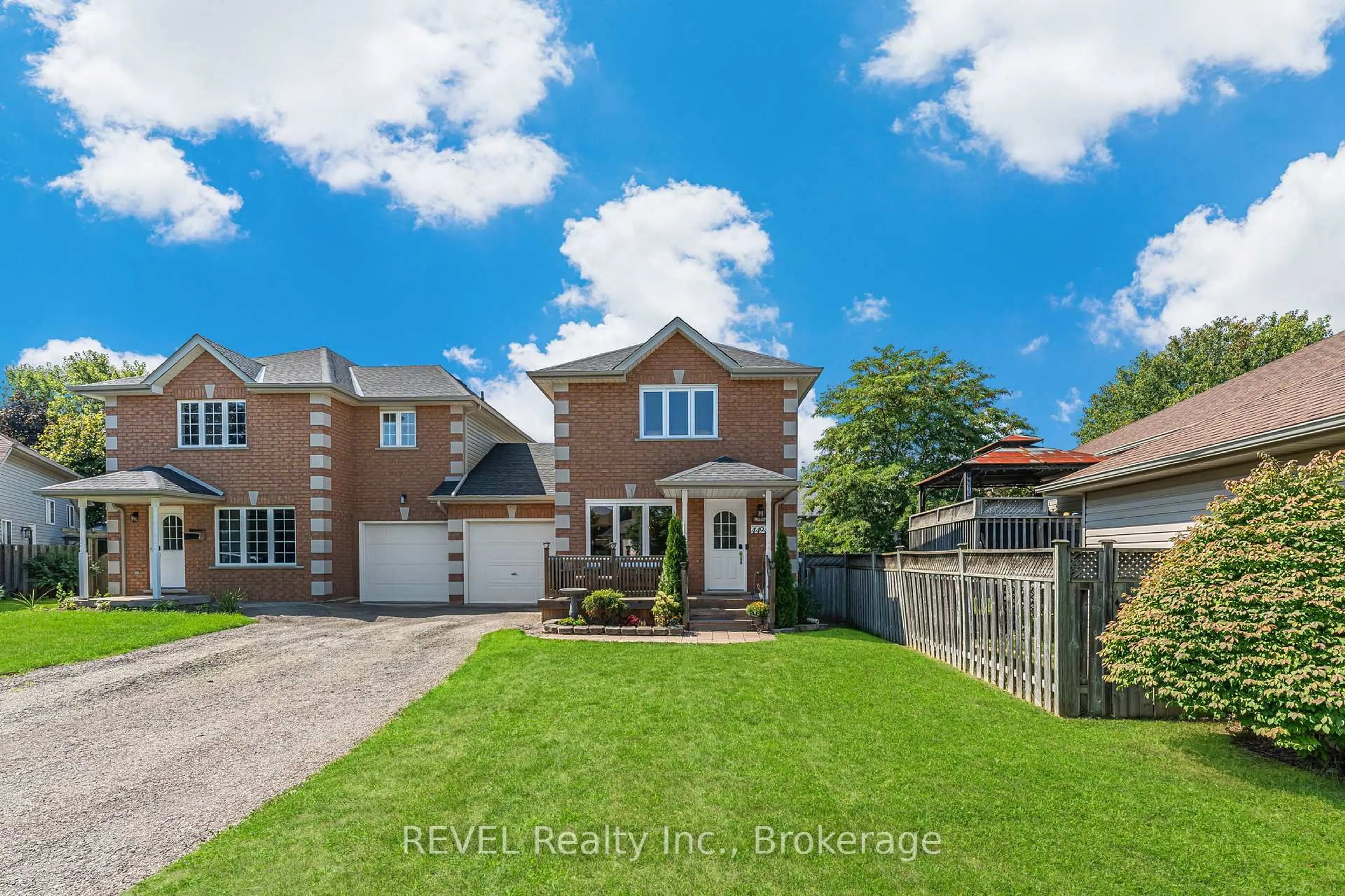 A pic from outside/outdoor area/front of a property/back of a property/a pic from drone, street for 4494 Weltman Way, Lincoln Ontario L0R 1B9