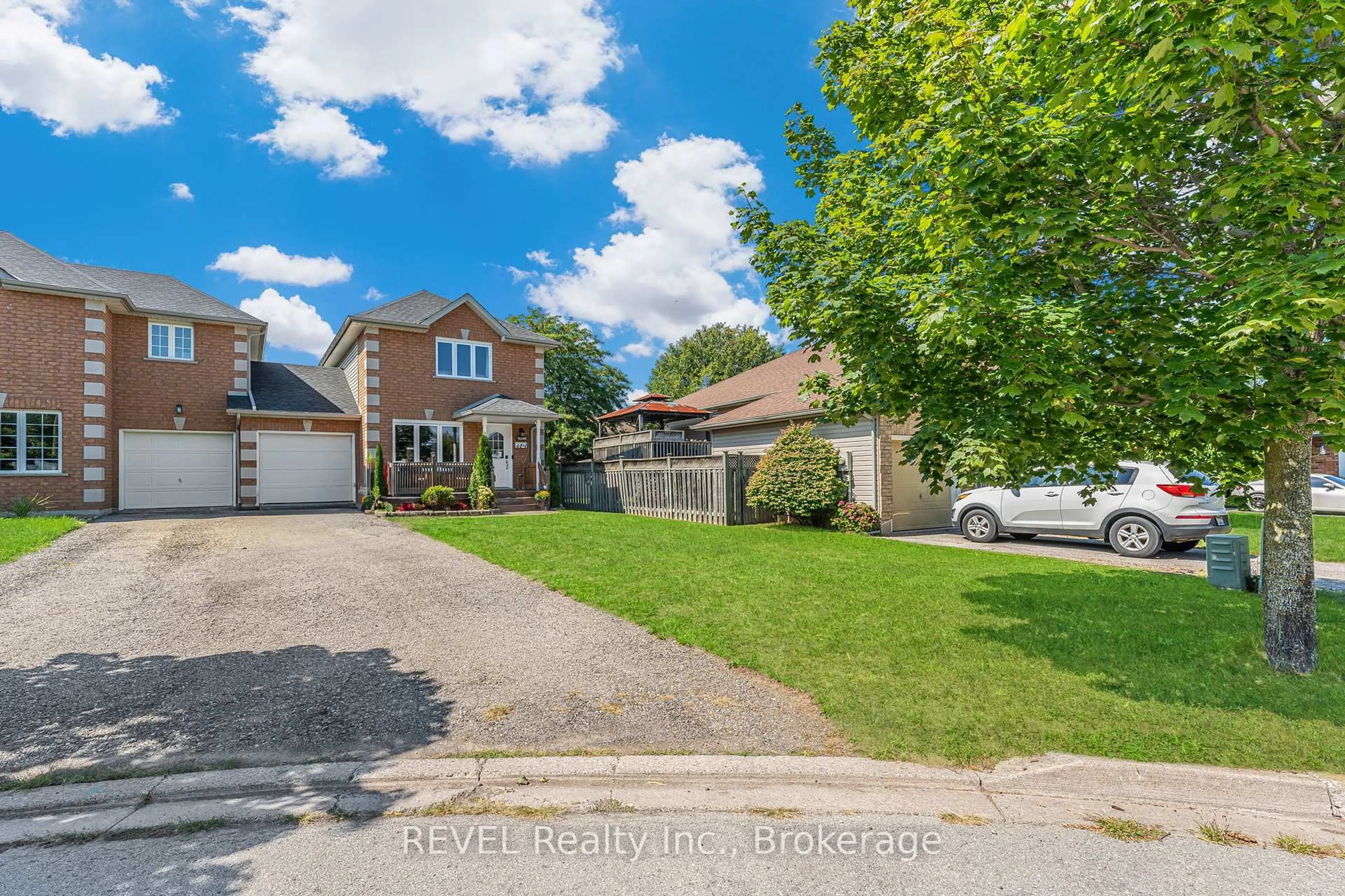 A pic from outside/outdoor area/front of a property/back of a property/a pic from drone, street for 4494 Weltman Way, Lincoln Ontario L0R 1B9