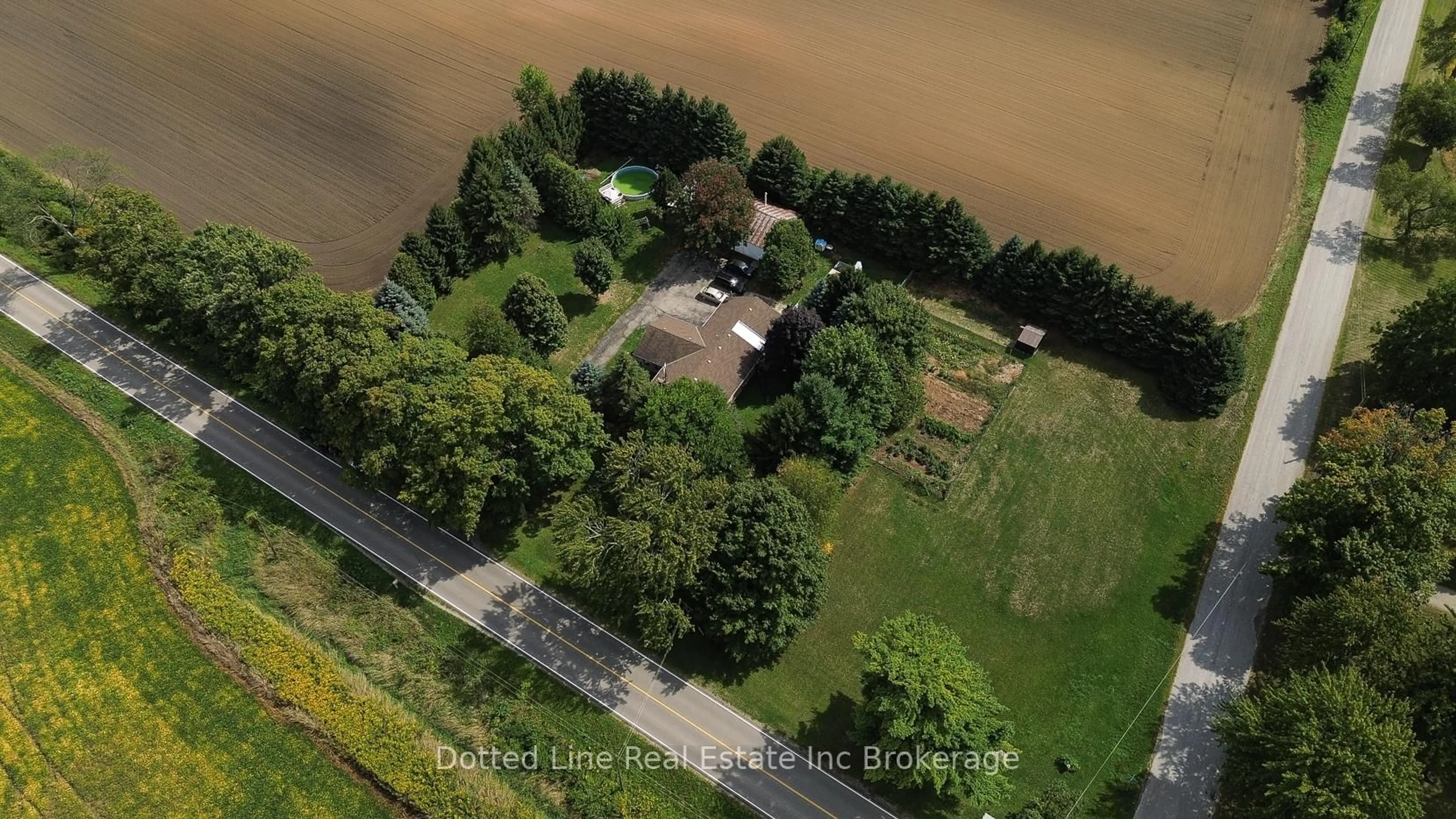 A pic from outside/outdoor area/front of a property/back of a property/a pic from drone, water/lake/river/ocean view for 1424 BURFORD-DELHI Townline, Norfolk Ontario N0E 1R0