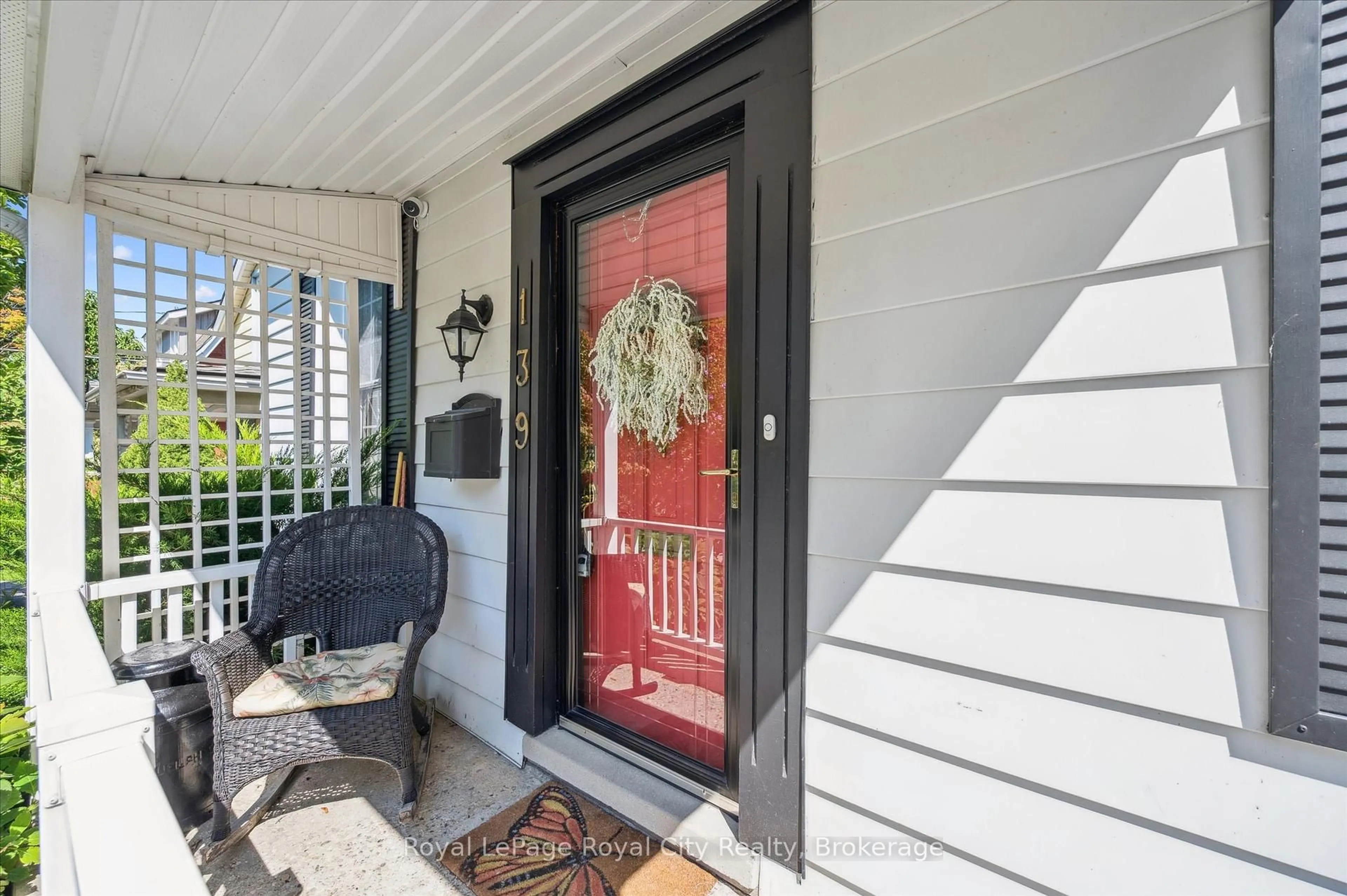 Indoor entryway for 139 Dublin St, Guelph Ontario N1H 4N6