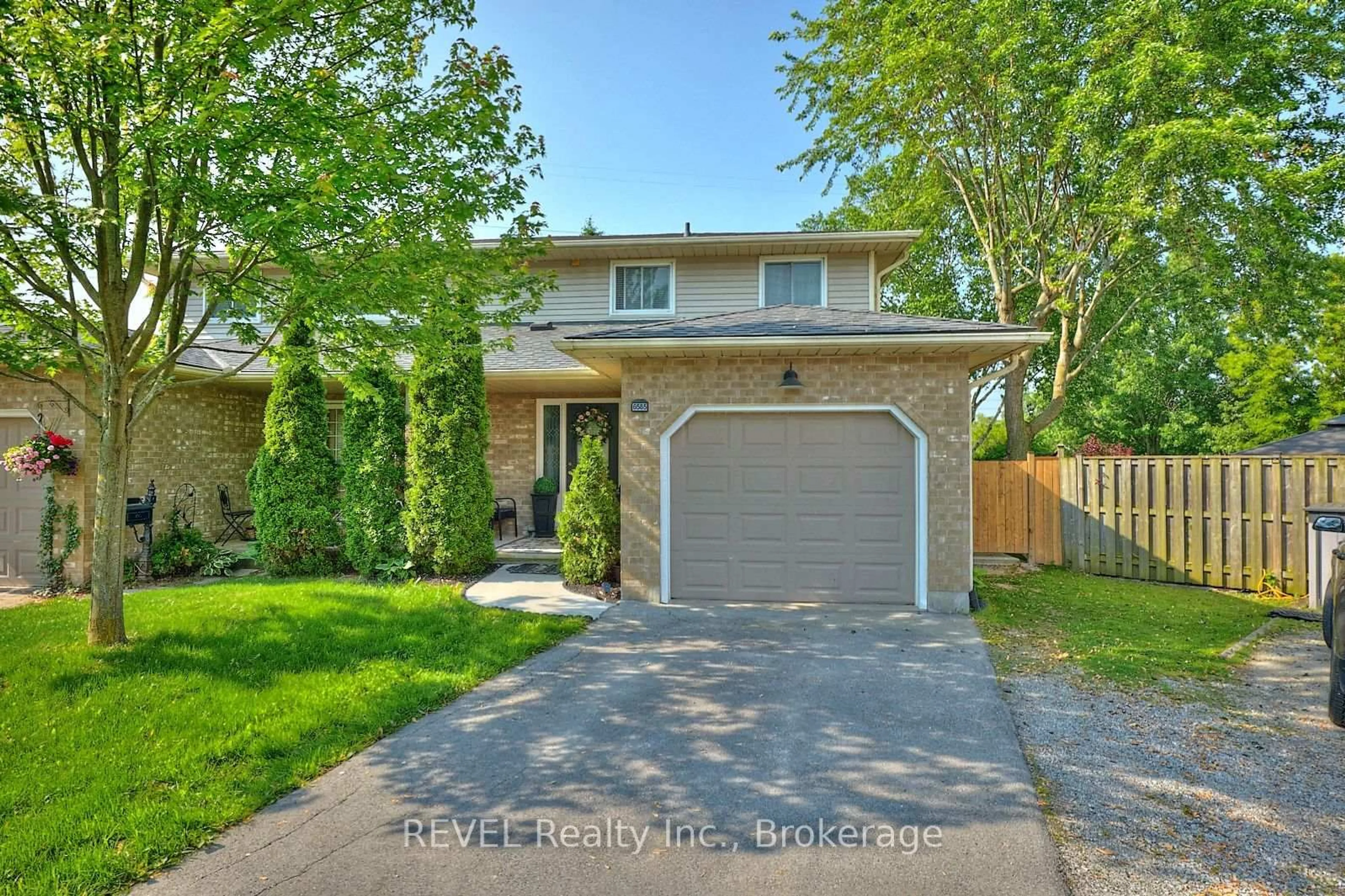 Home with brick exterior material, street for 6585 Kuhn Cres, Niagara Falls Ontario L2H 2H1