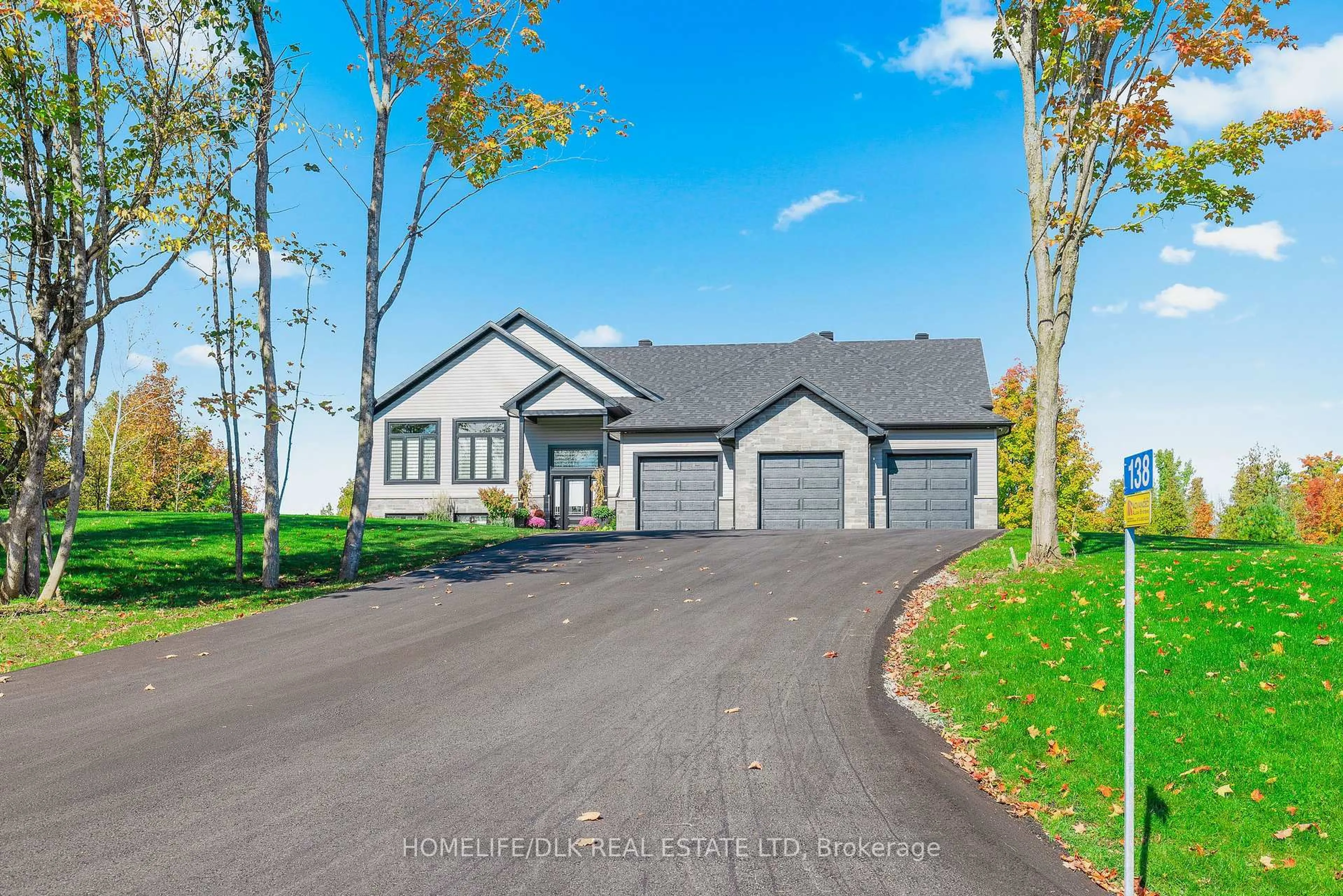 A pic from outside/outdoor area/front of a property/back of a property/a pic from drone, street for 138 Bristow Dr, Smiths Falls Ontario K7A 5B8