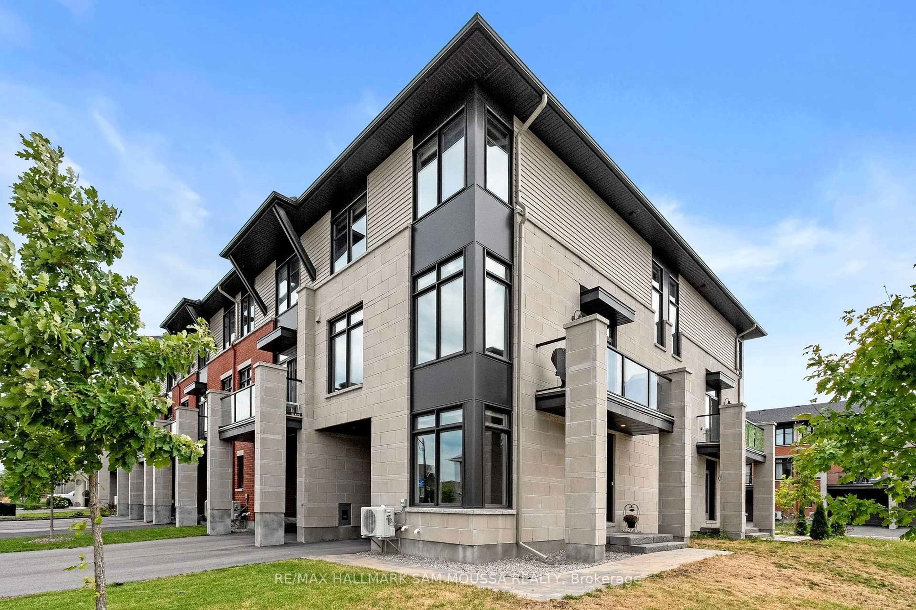 Home with brick exterior material, building for 625 Cartographe St, Orleans Ontario K4A 1J7