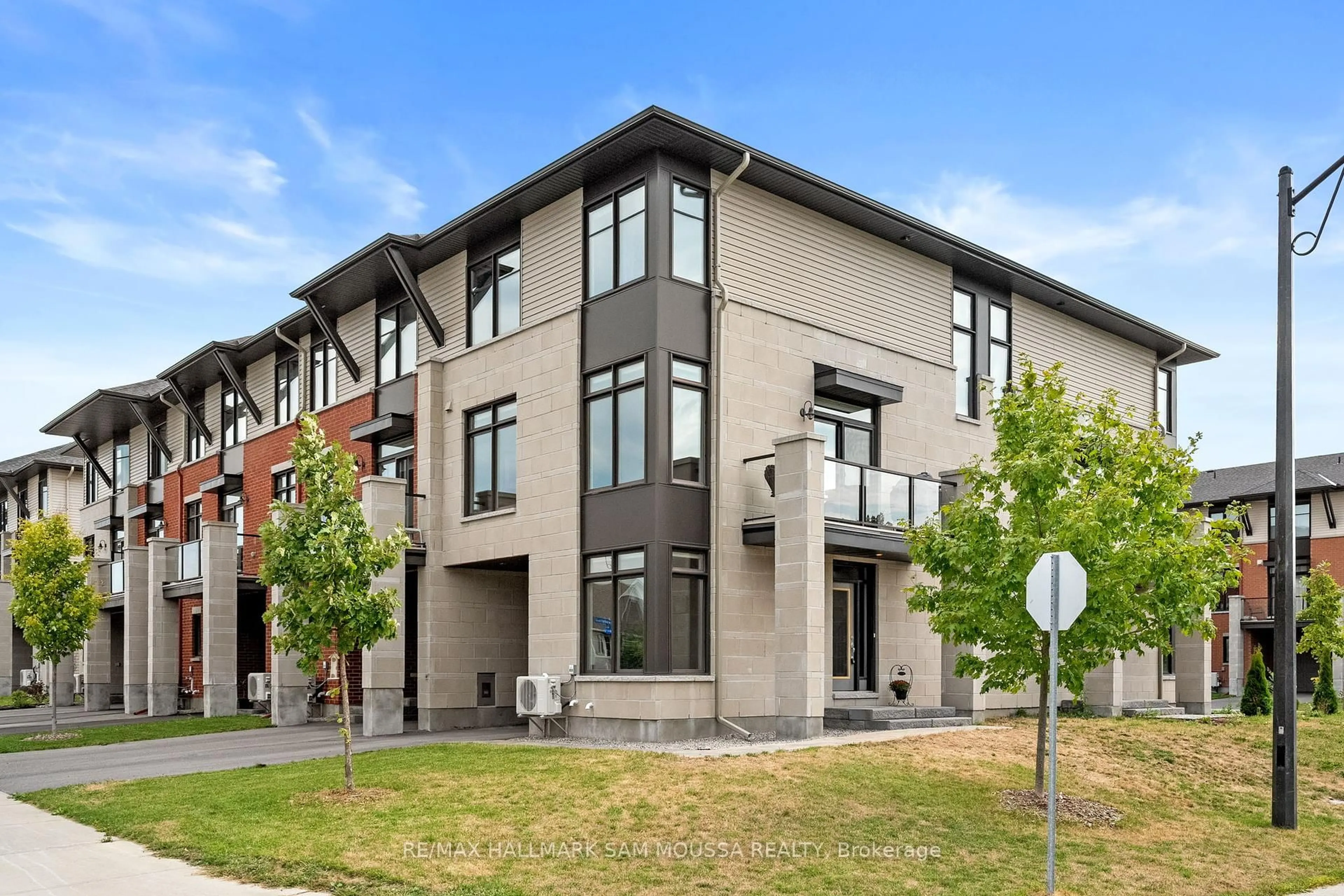 Home with brick exterior material, building for 625 Cartographe St, Orleans Ontario K4A 1J7
