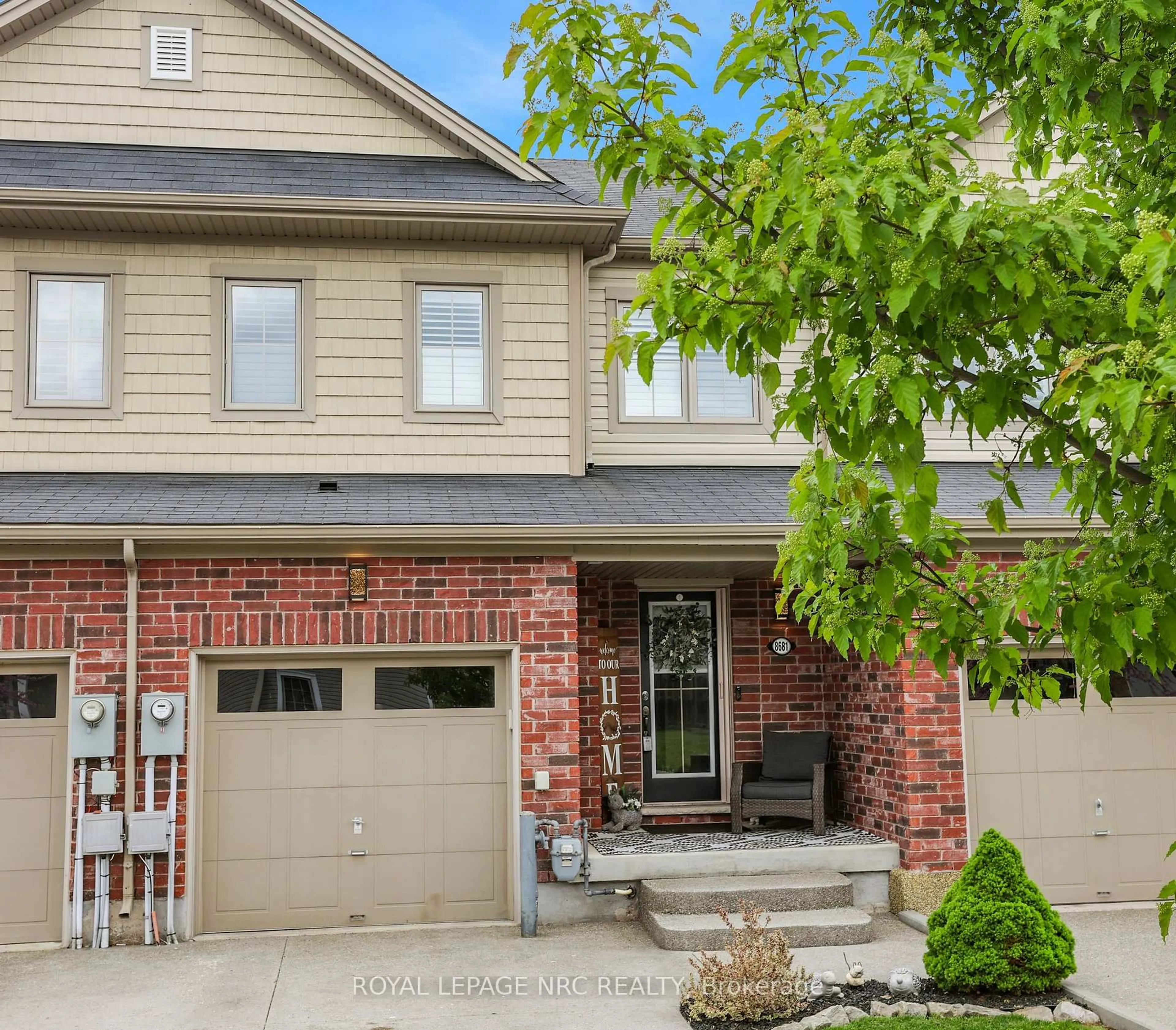 Home with brick exterior material, street for 8681 Dogwood Cres, Niagara Falls Ontario L2H 0K9