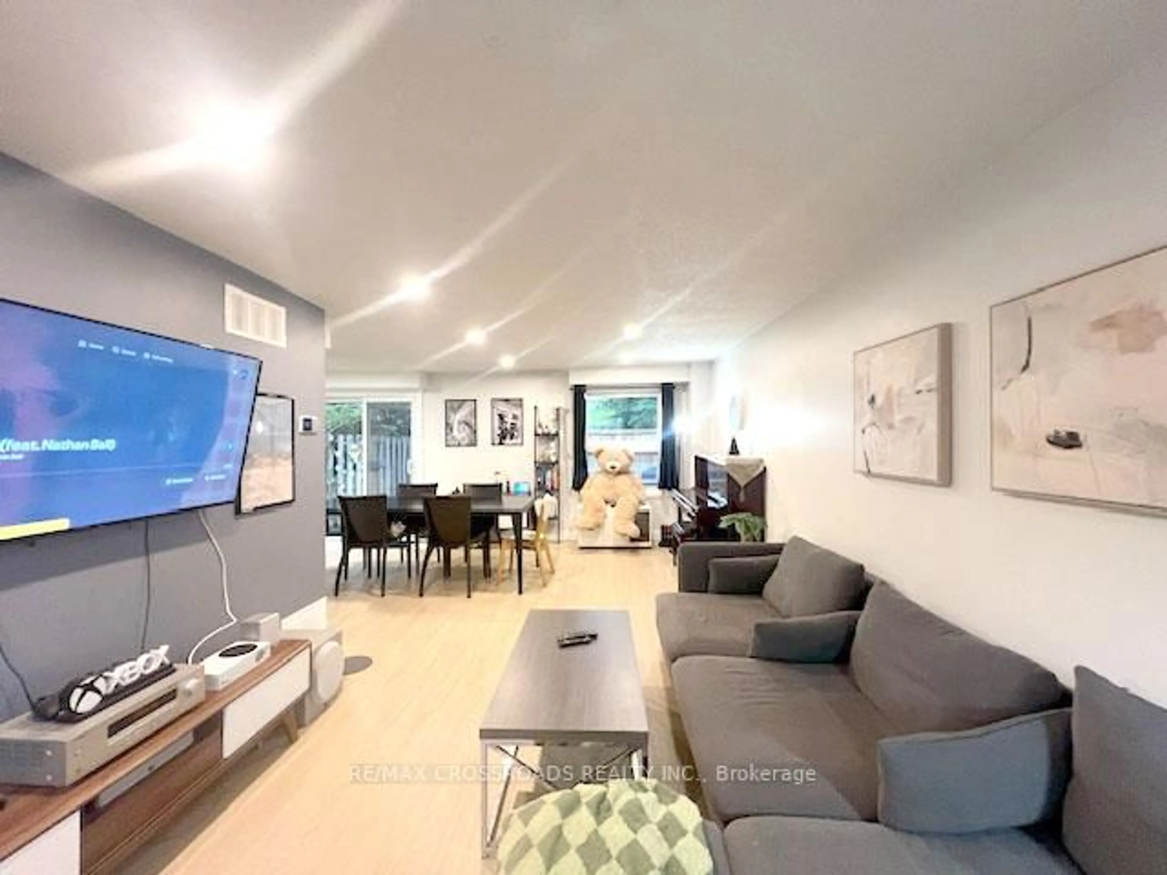 Living room with furniture, unknown for 647 Albert St, Waterloo Ontario N2L 3V5