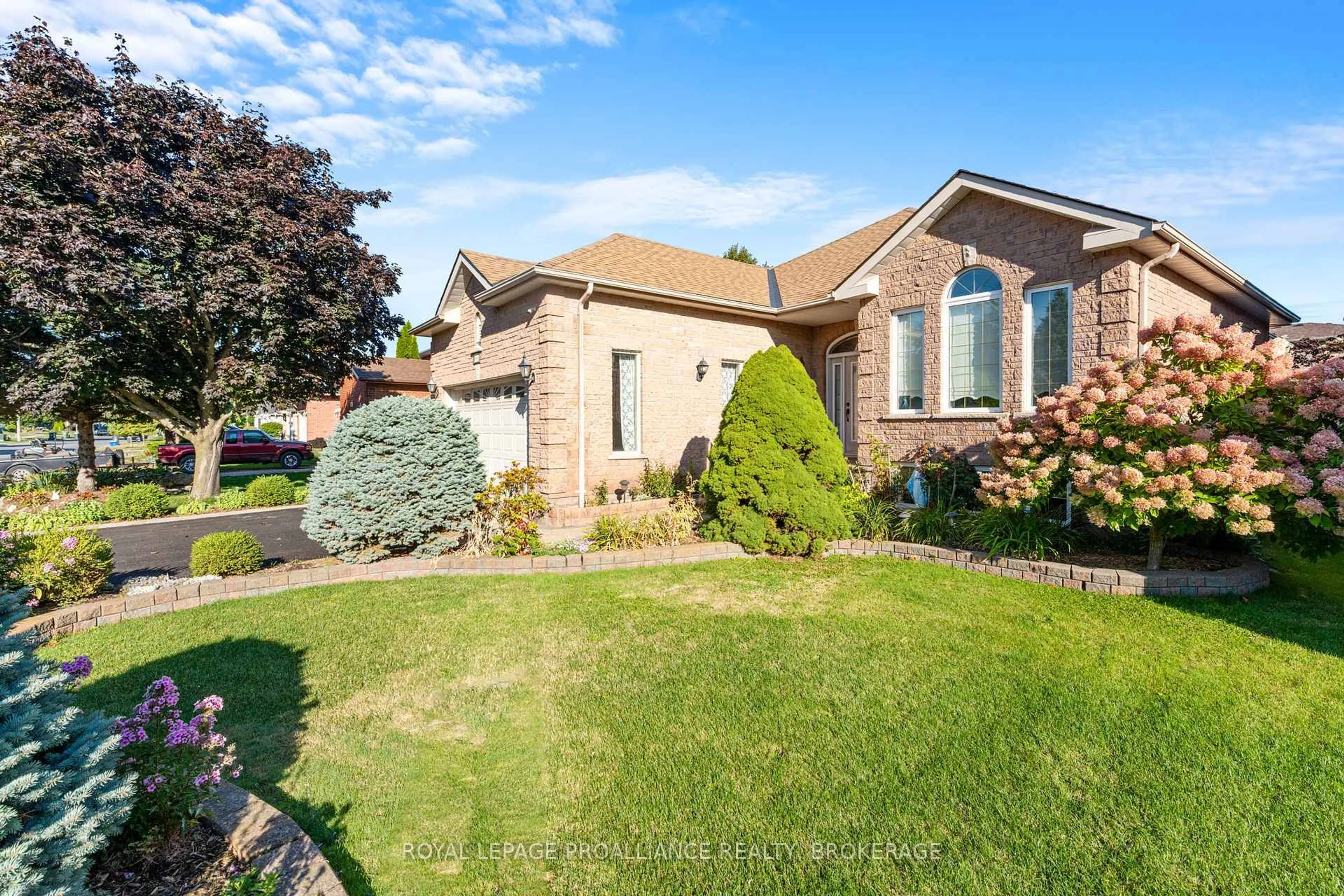 A pic from outside/outdoor area/front of a property/back of a property/a pic from drone, street for 377 Briarwood Dr, Kingston Ontario K7M 7V2
