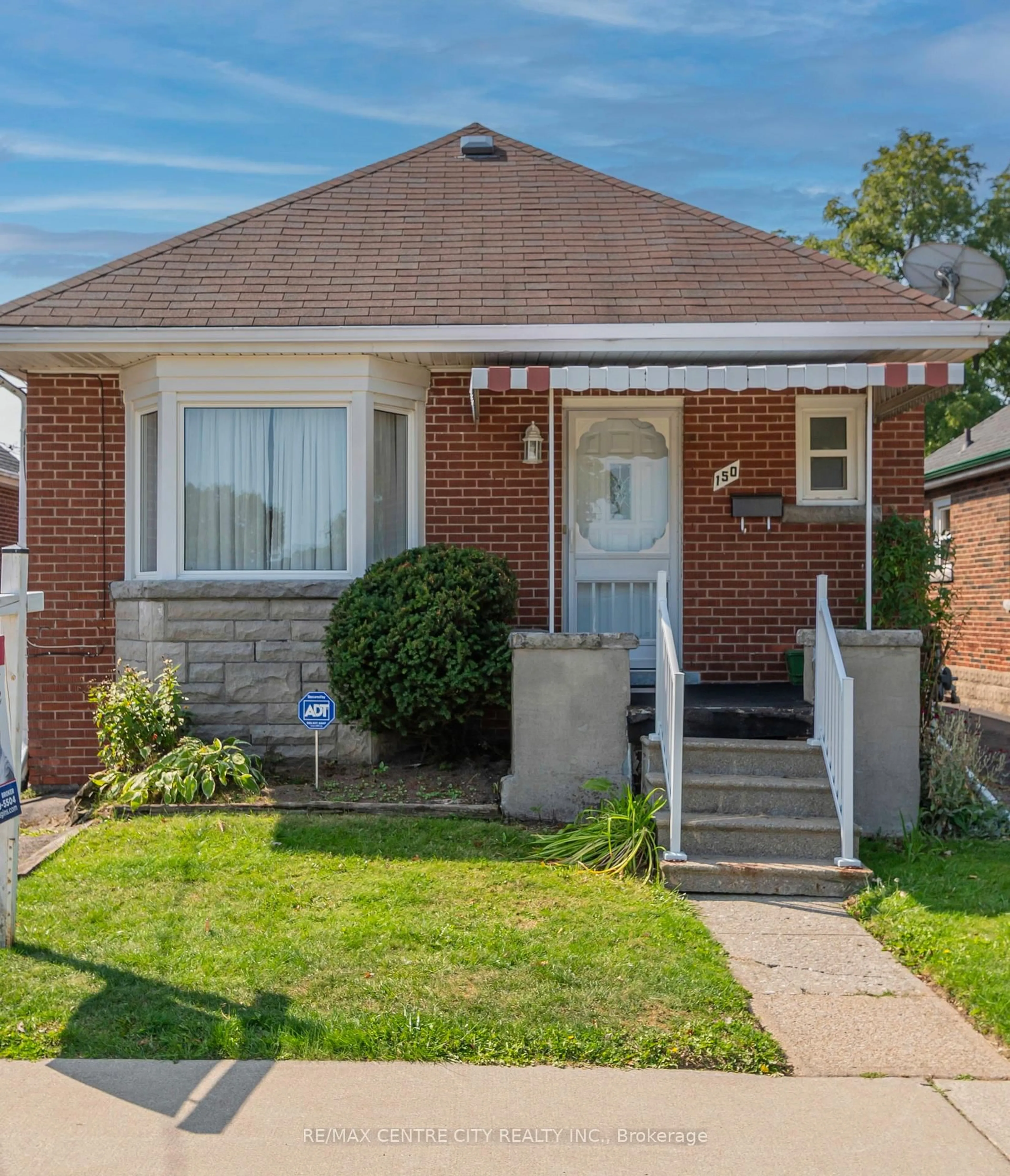 Home with brick exterior material, street for 150 Brucedale Ave, Hamilton Ontario L9A 1N6