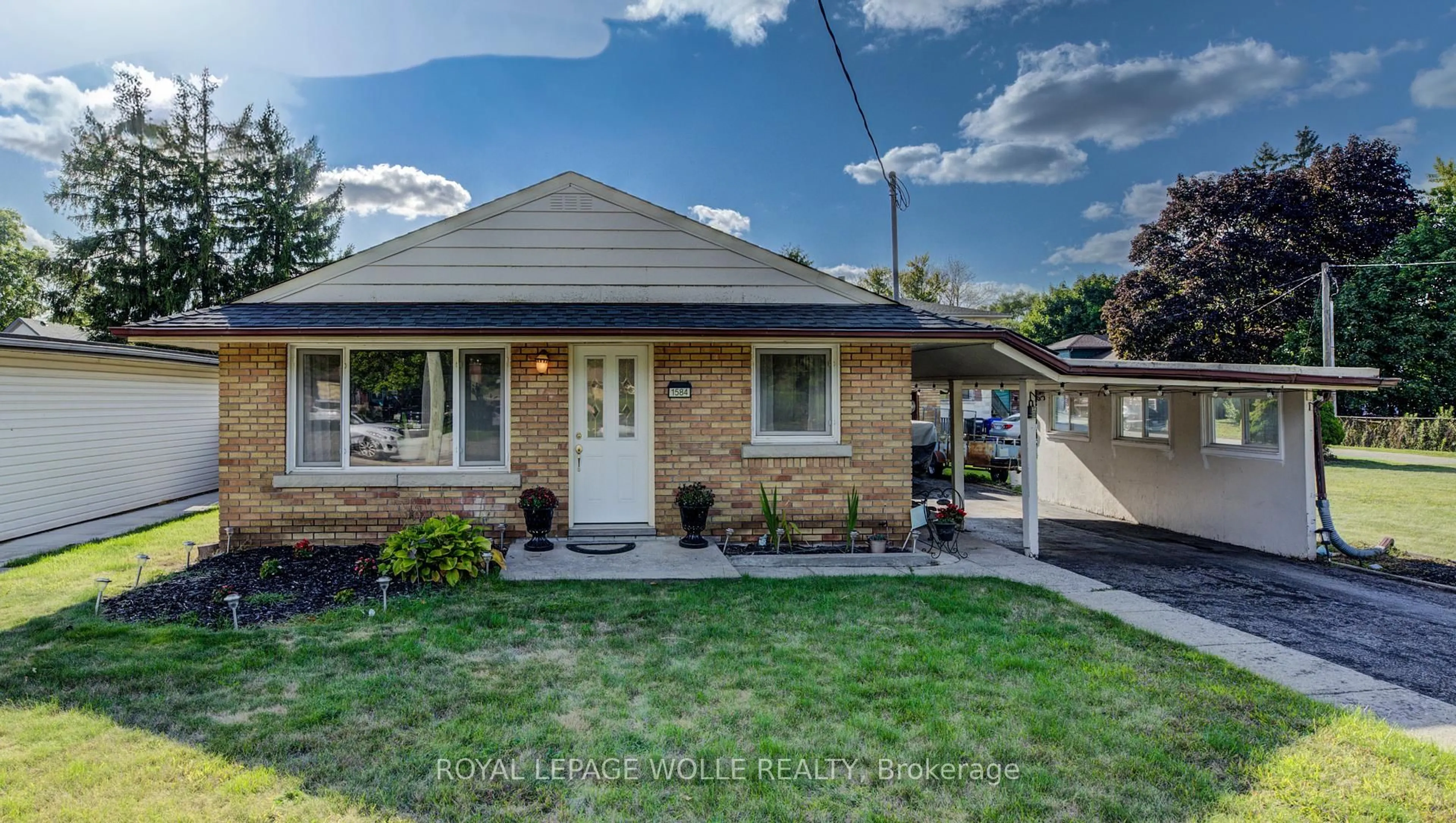 Home with brick exterior material, street for 1584 Concession Rd, Cambridge Ontario N3H 4L9