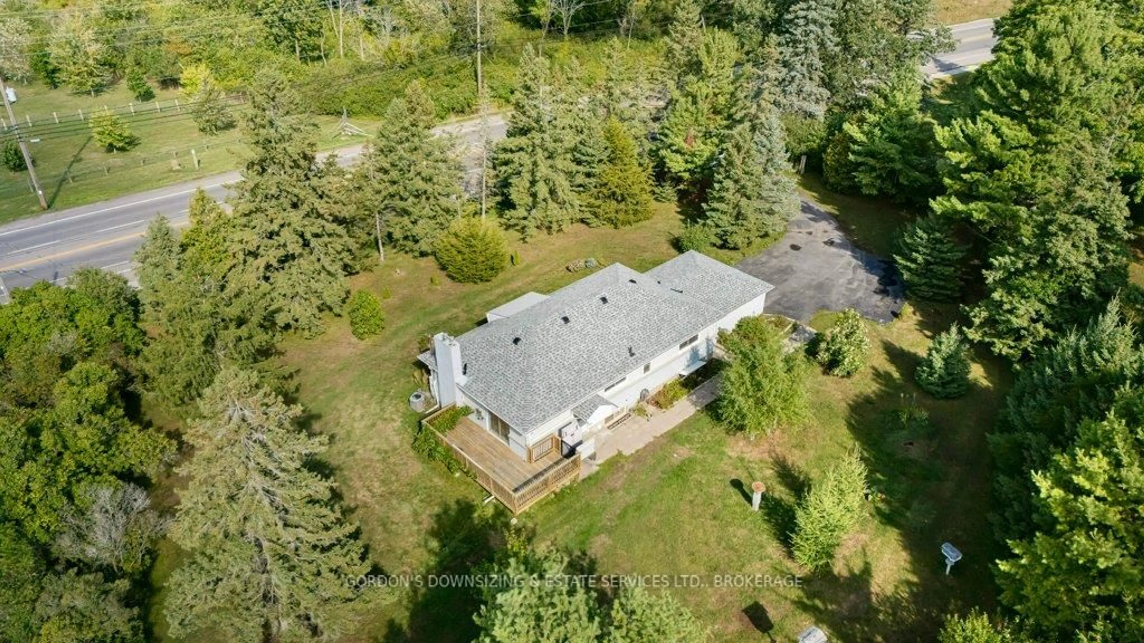 A pic from outside/outdoor area/front of a property/back of a property/a pic from drone, unknown for 943 Highway 15, Kingston Ontario K7L 0C3