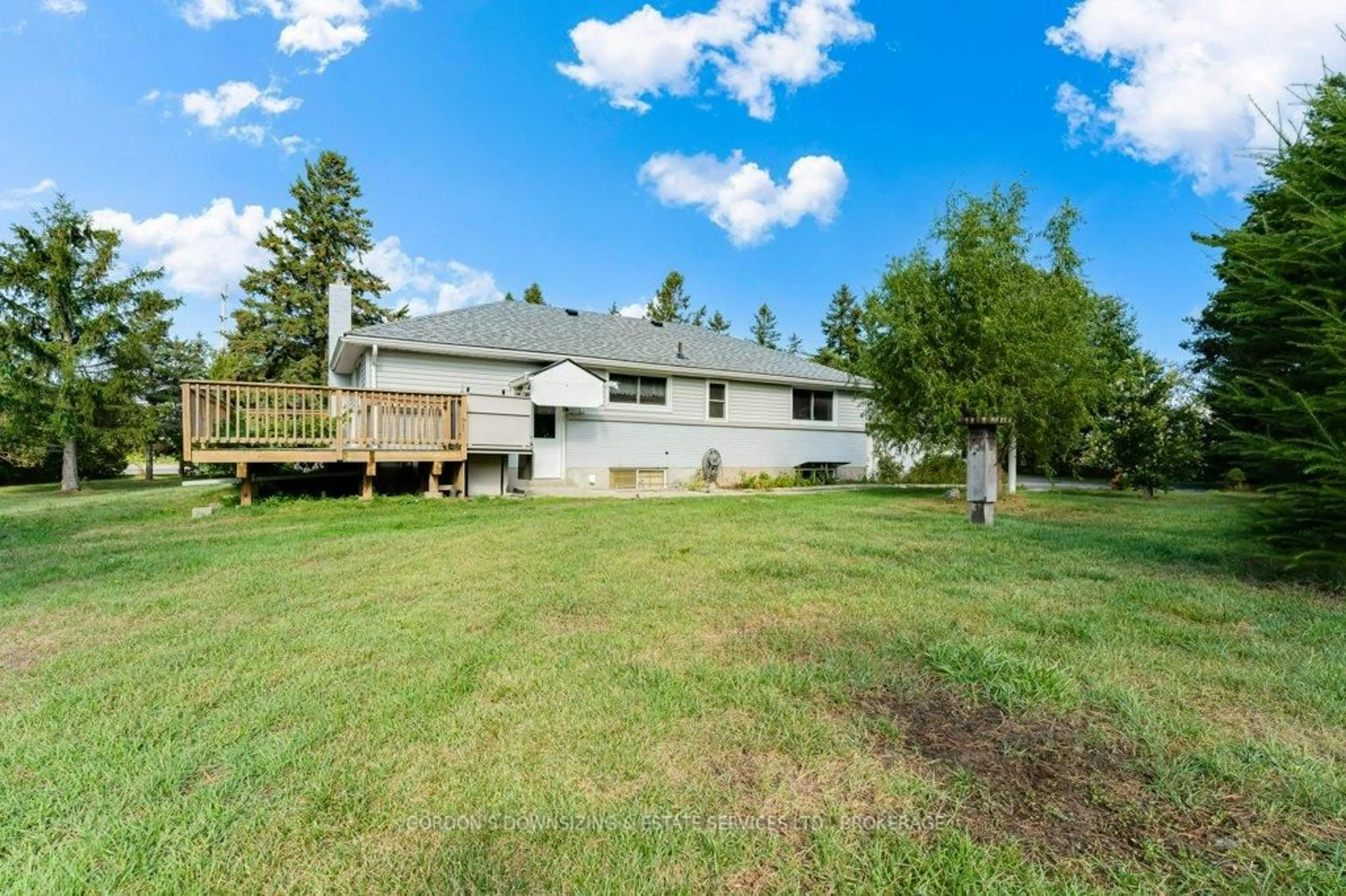 A pic from outside/outdoor area/front of a property/back of a property/a pic from drone, unknown for 943 Highway 15, Kingston Ontario K7L 0C3