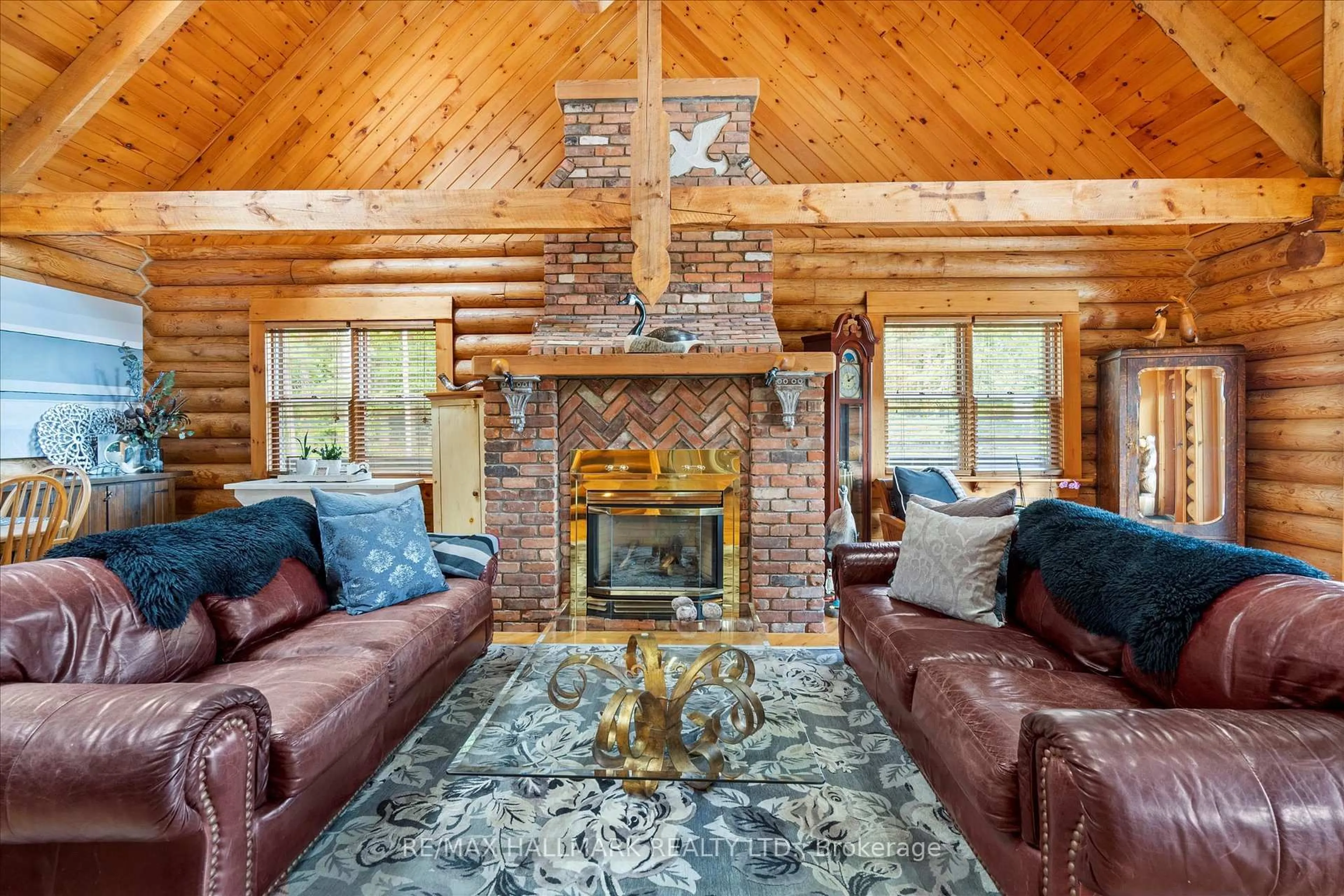 Living room with furniture, unknown for 67 Telecom Rd, Kawartha Lakes Ontario L0A 1K0
