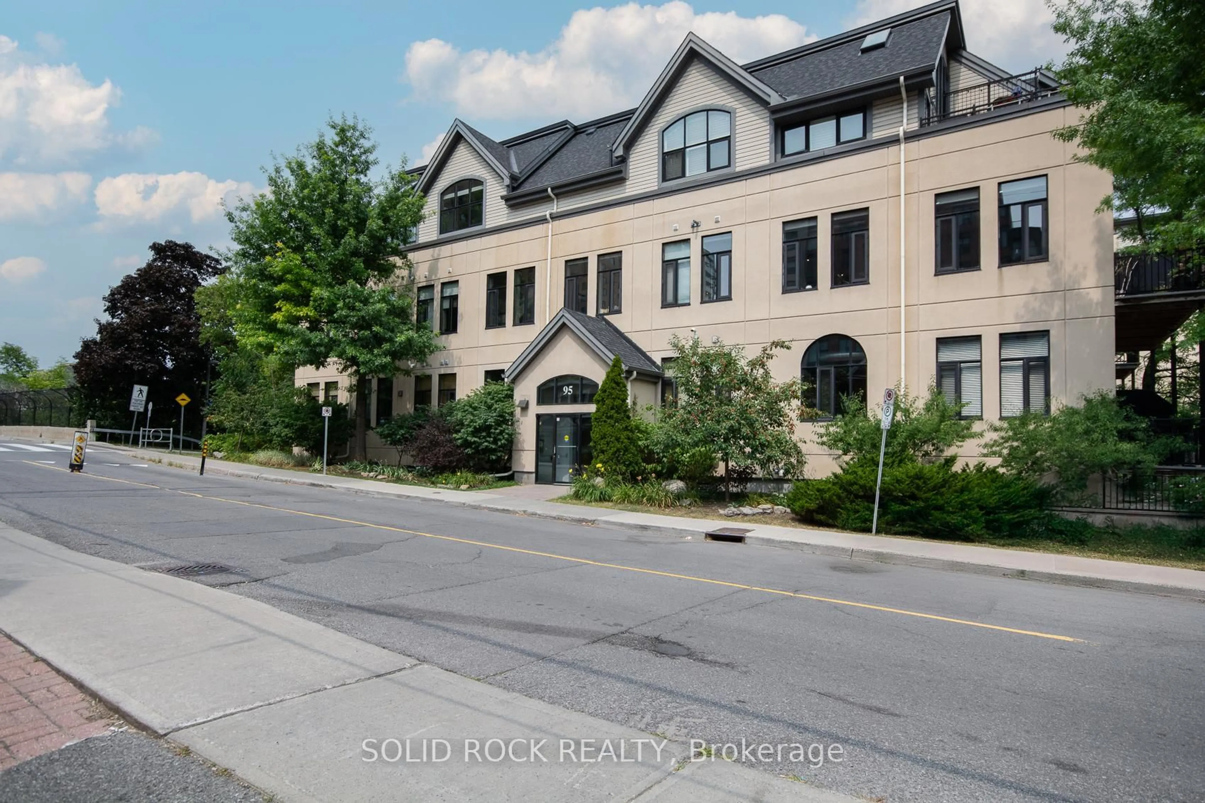 Unknown for 95 Beech St #105, Ottawa Ontario K1S 3J7