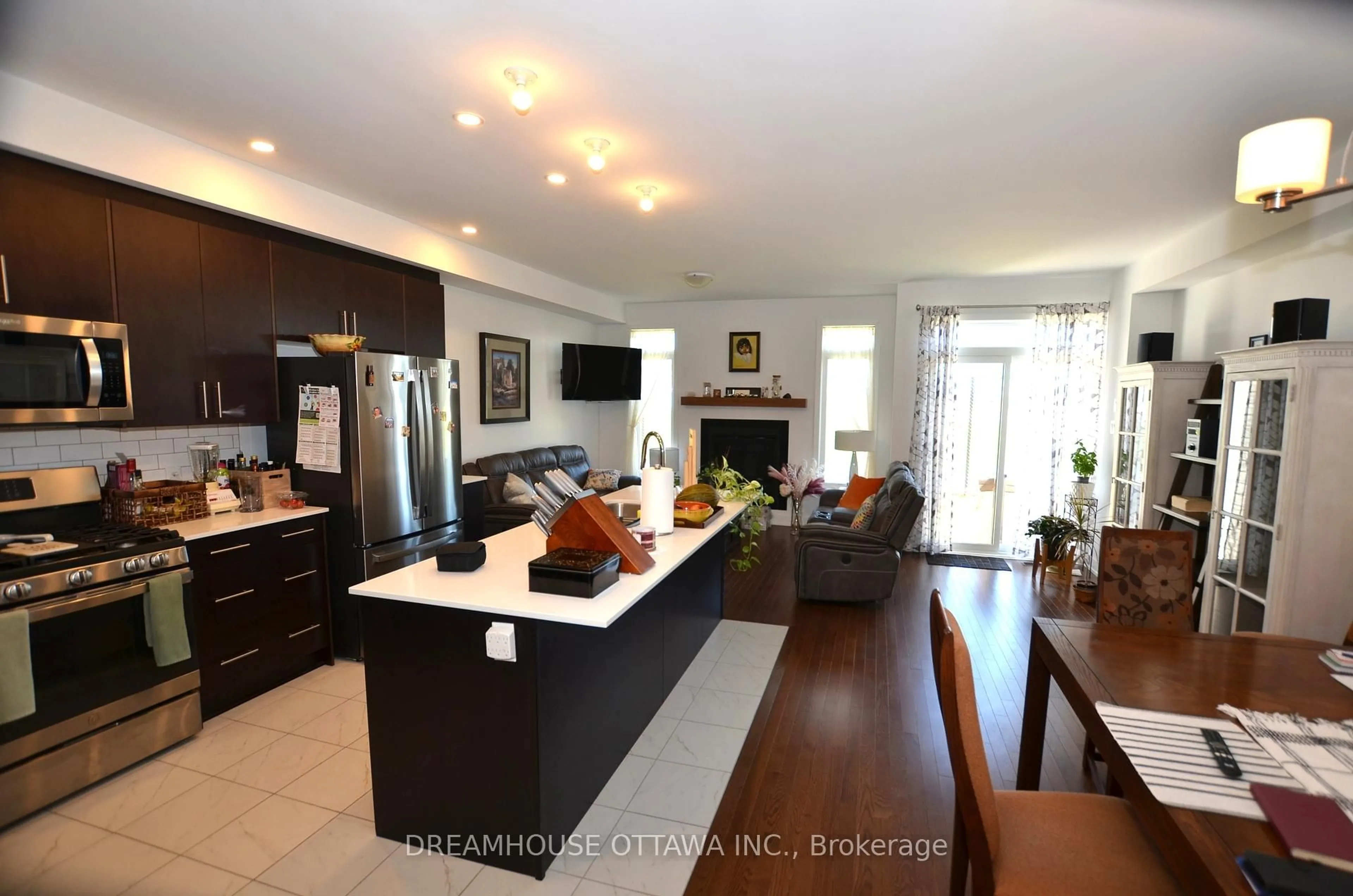 Open concept kitchen, unknown for 257 Finsbury Ave, Ottawa Ontario K2S 2Y2