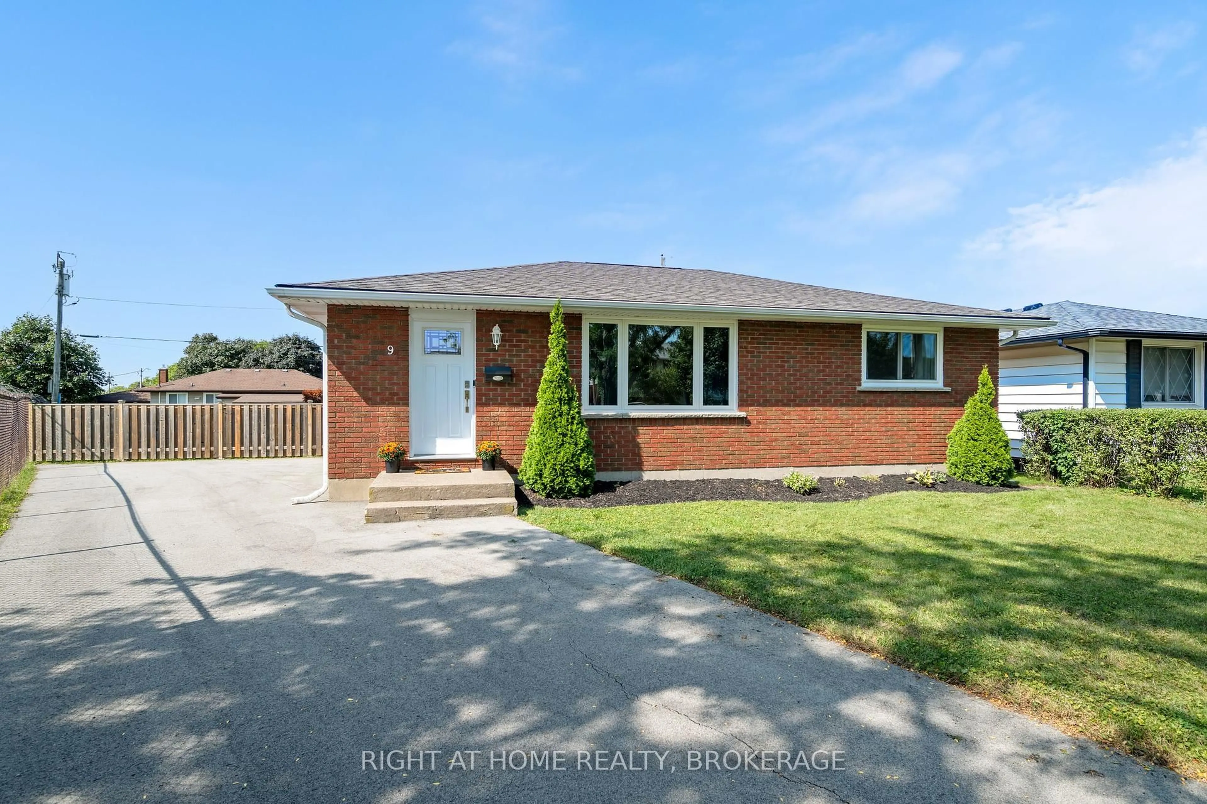 Home with brick exterior material, street for 9 Allanburg Rd, St. Catharines Ontario L2T 2R8