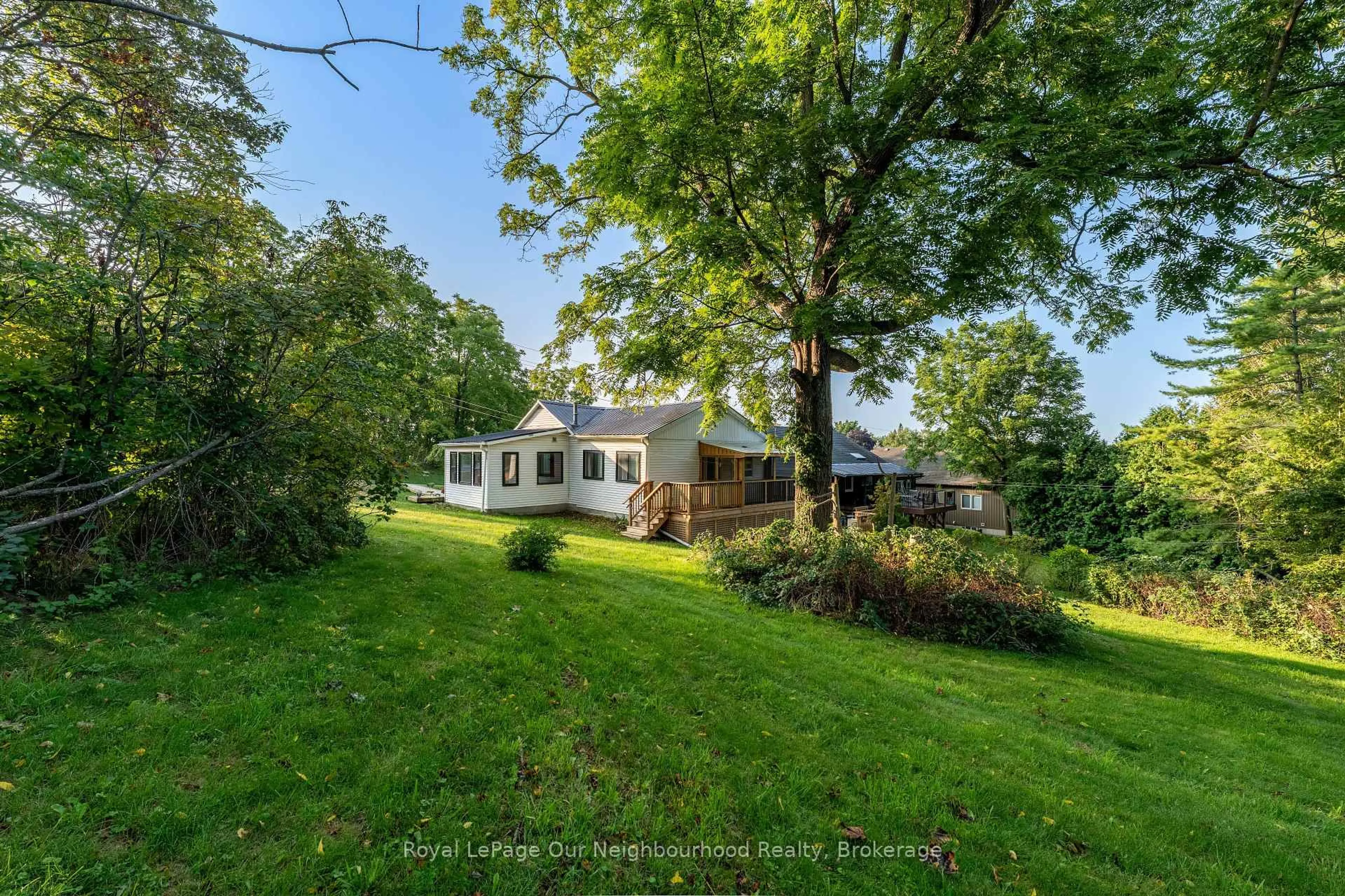 A pic from outside/outdoor area/front of a property/back of a property/a pic from drone, water/lake/river/ocean view for 110 Ward St, Port Hope Ontario L1A 1M2