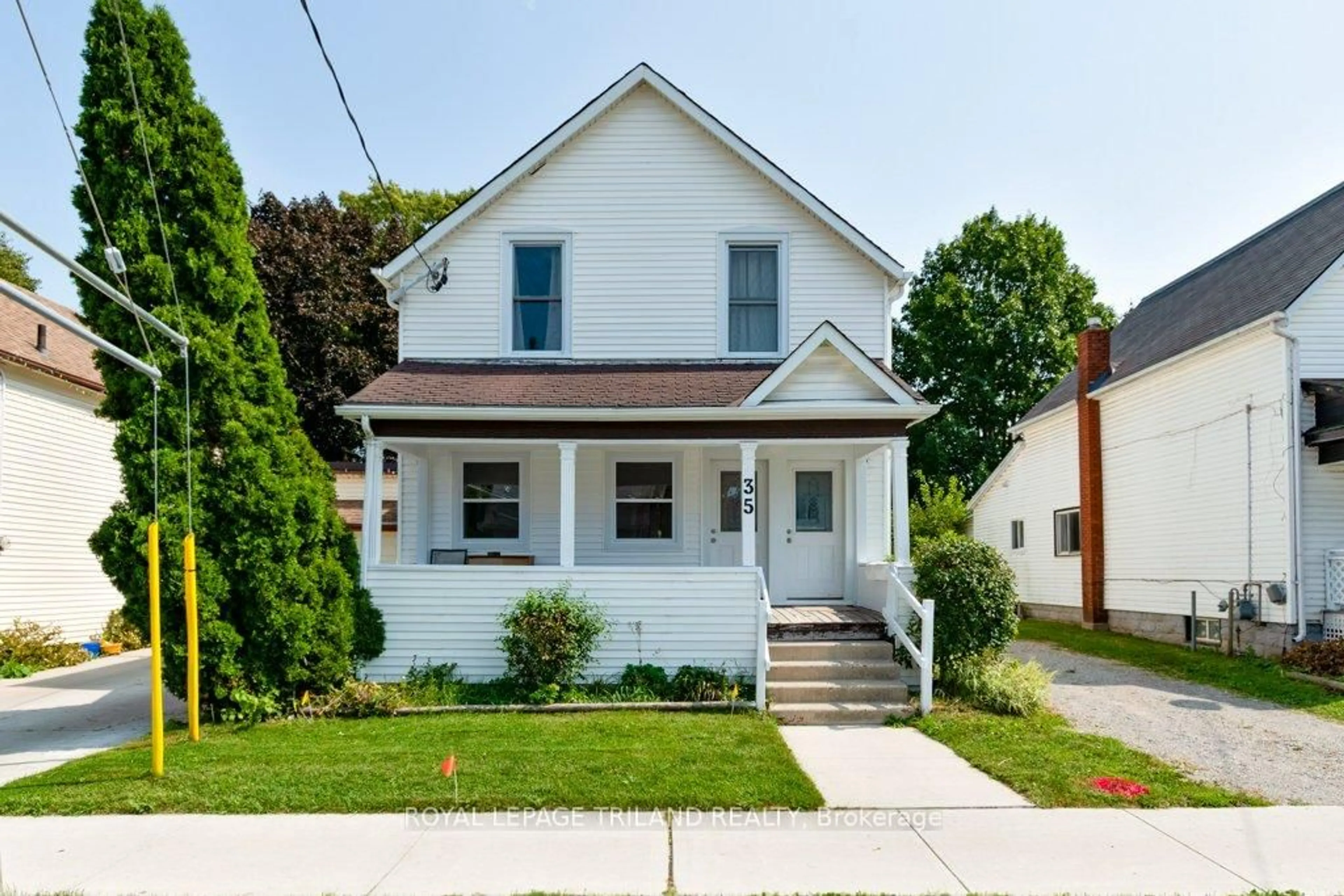 Home with vinyl exterior material, street for 35 Inkerman St, St. Thomas Ontario N5P 3E9