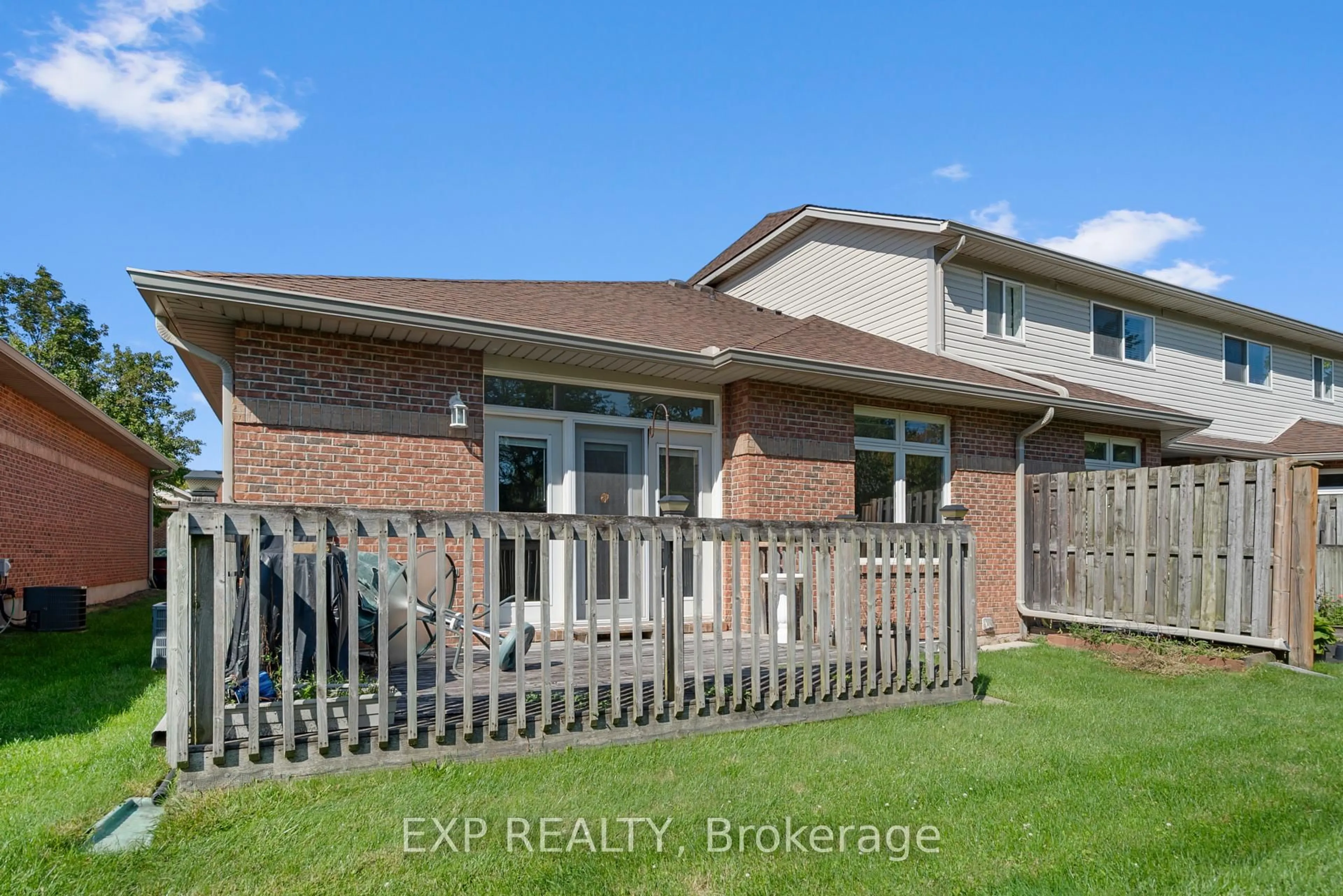 A pic from outside/outdoor area/front of a property/back of a property/a pic from drone, unknown for 5595 DRUMMOND Rd #23, Niagara Falls Ontario L2G 4L2