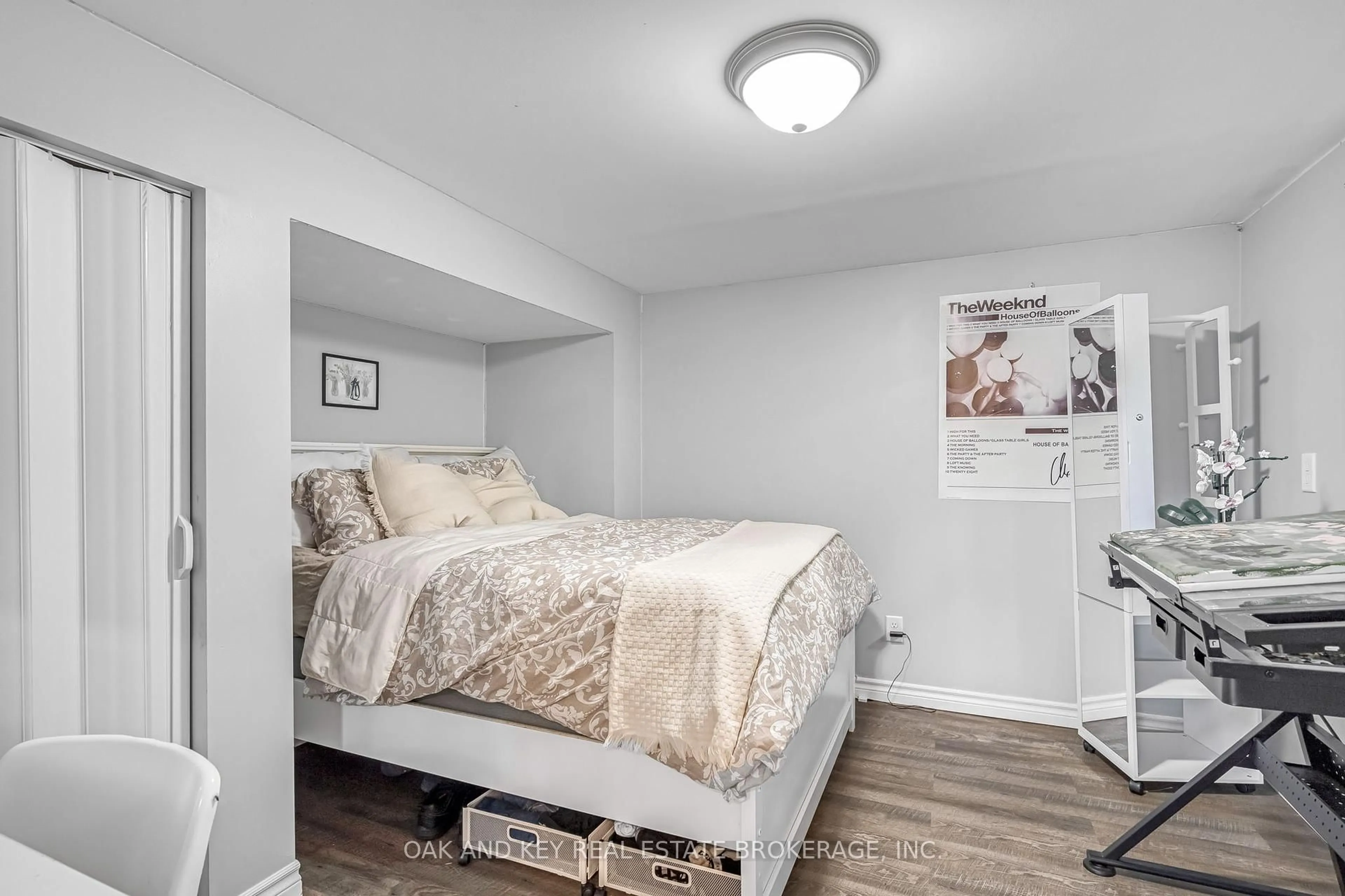 Bedroom with bed, unknown for 65 Southview Cres, London South Ontario N6J 3L6
