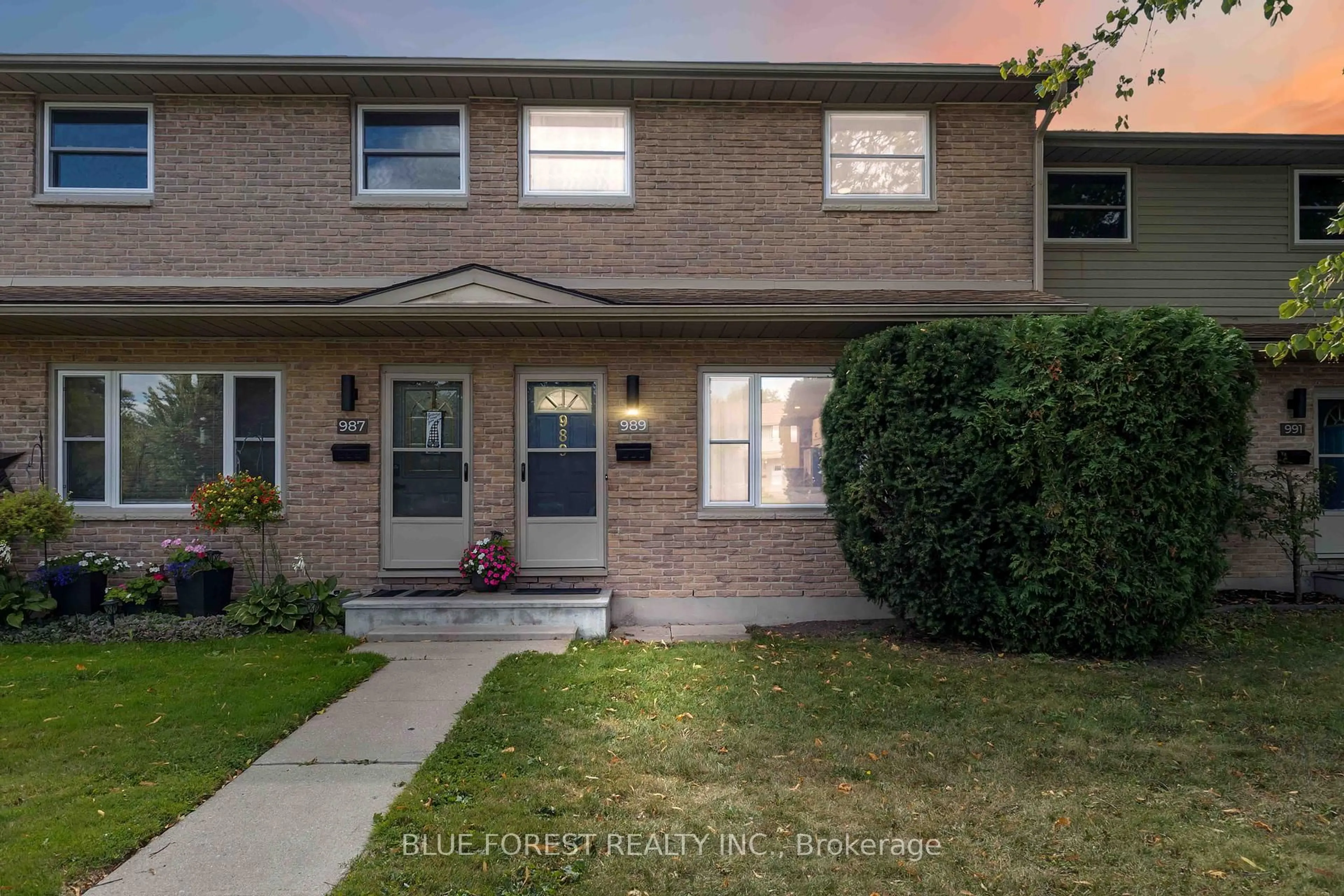 Unknown for 989 Notre Dame Dr #31, London South Ontario N6J 3C3