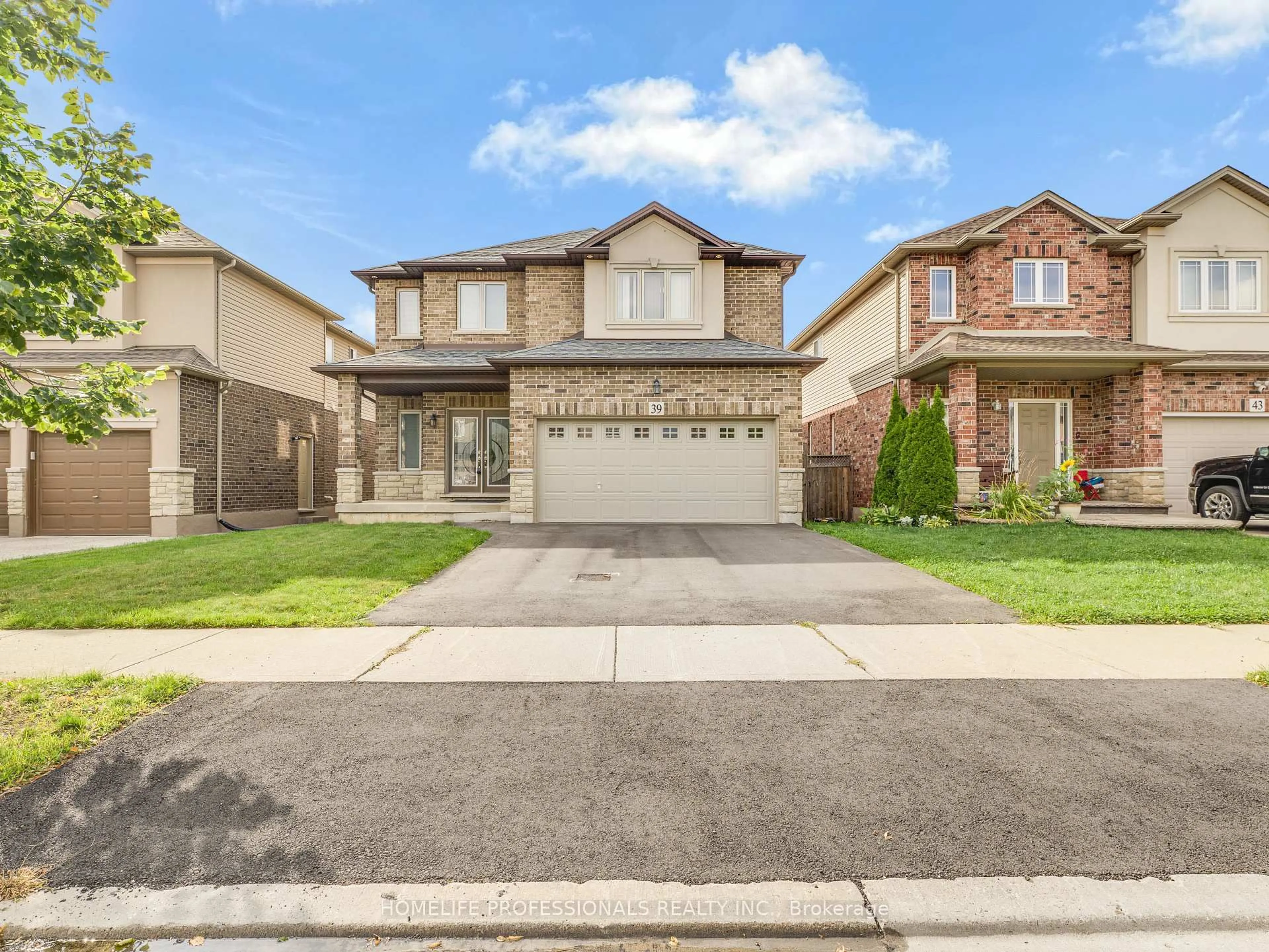 Unknown for 39 Ralfana Cres, Hamilton Ontario L9A 0B5