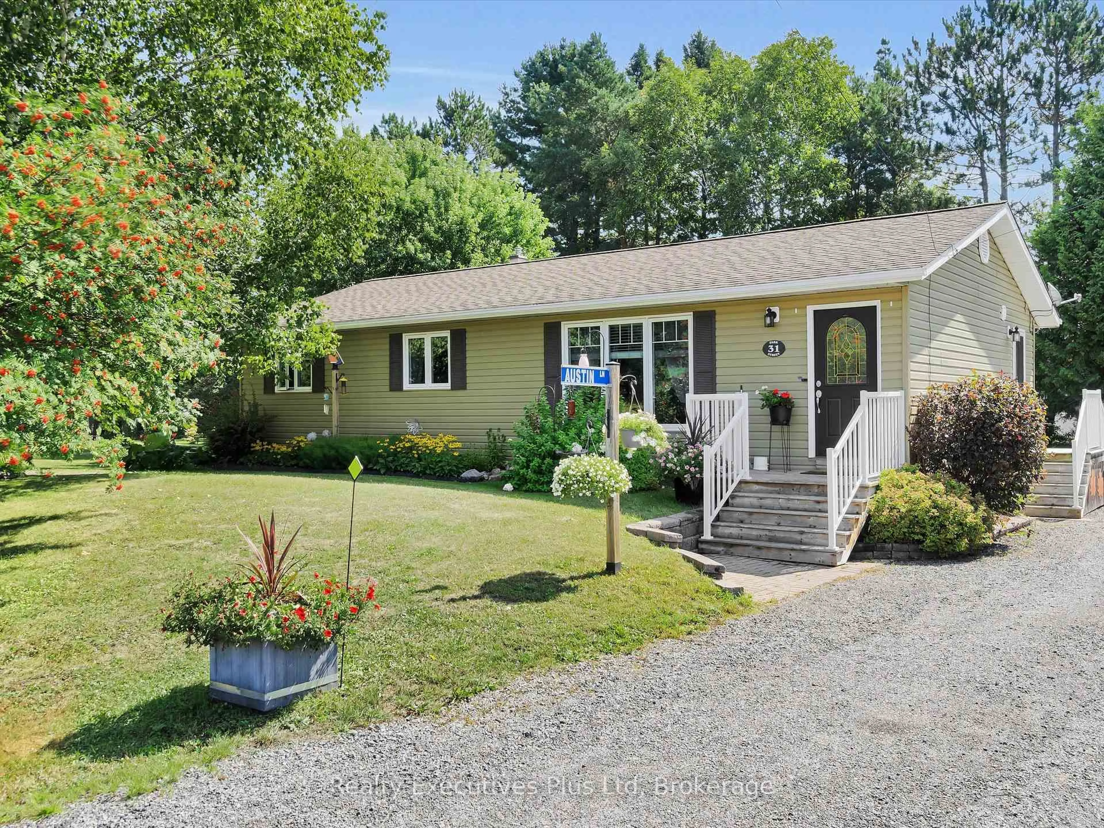 Unknown for 31 Park St, Sundridge Ontario P0A 1Z0