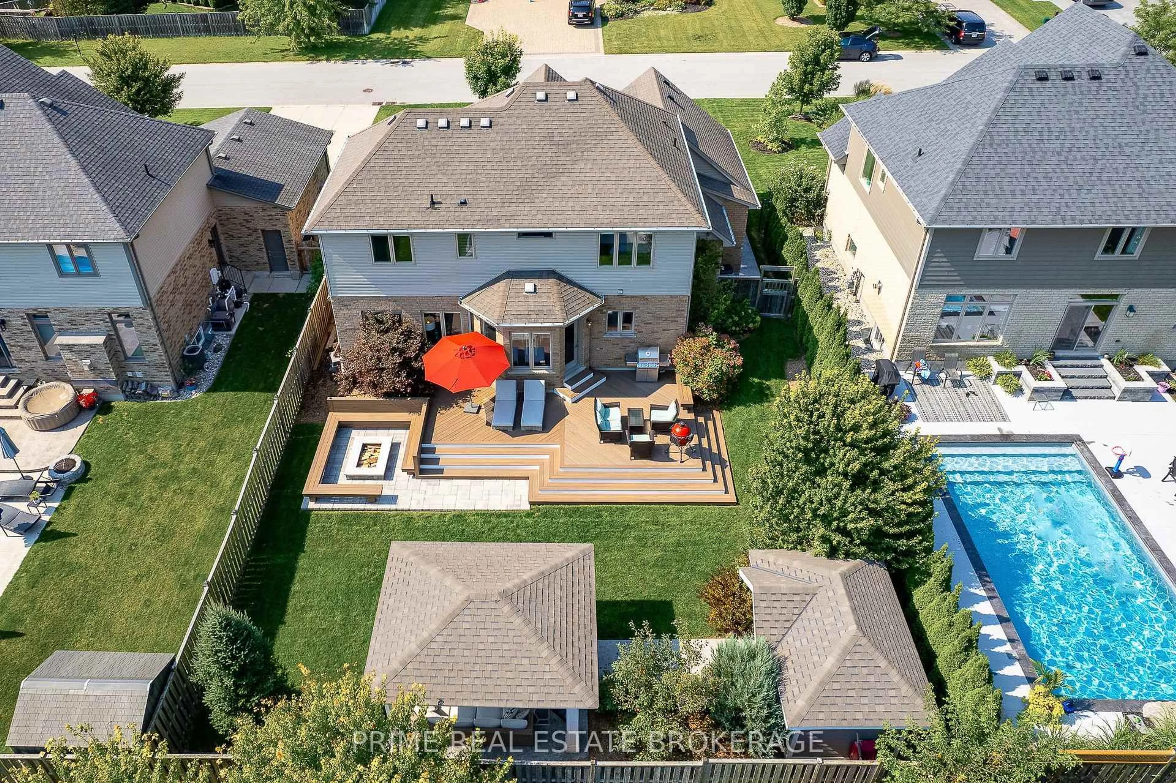 A pic from outside/outdoor area/front of a property/back of a property/a pic from drone, street for 56 Fieldstone Cres, Middlesex Centre Ontario N0L 1R0