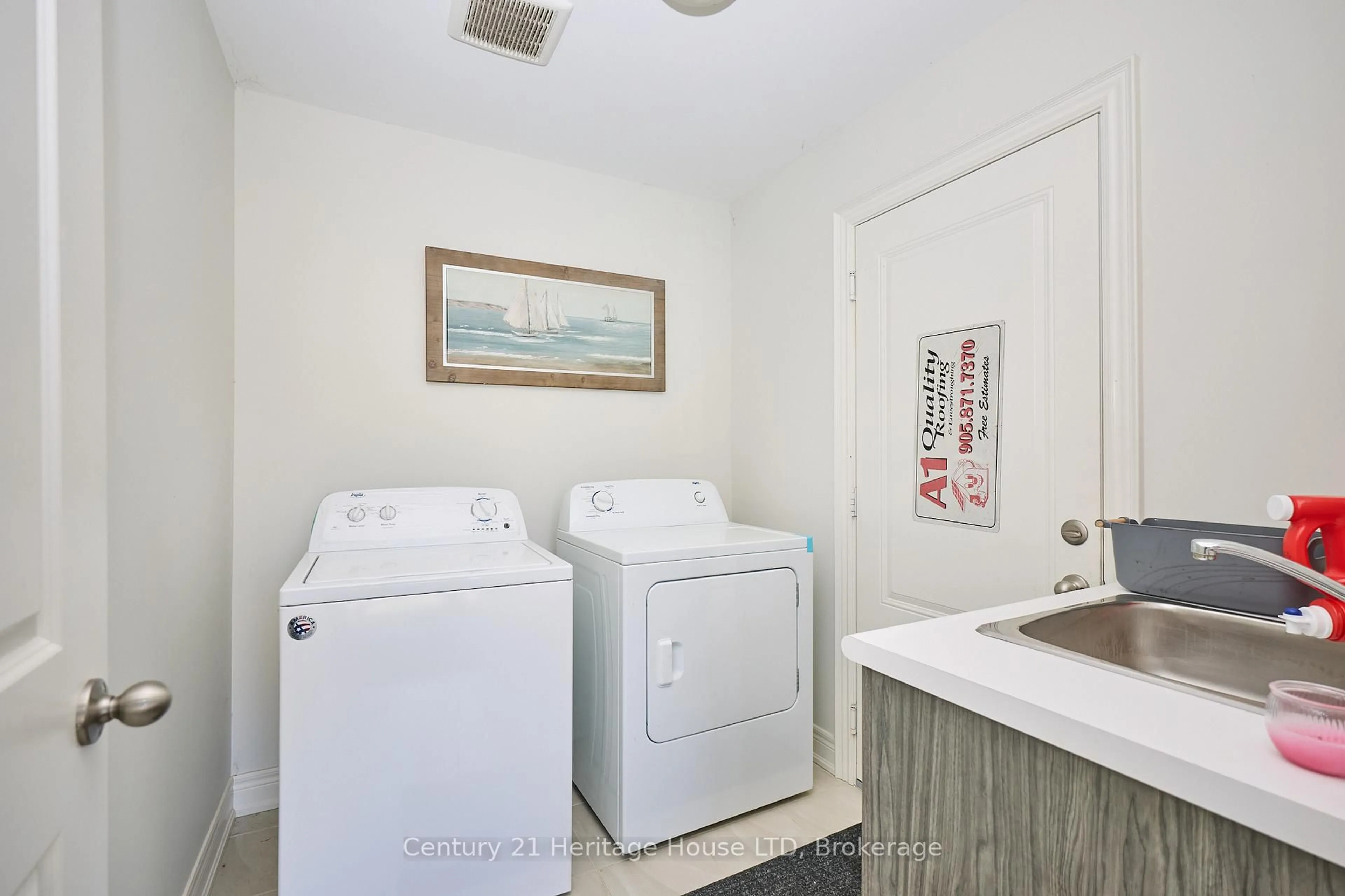 Laundry room for 871 Burwell St, Fort Erie Ontario L2A 0E3