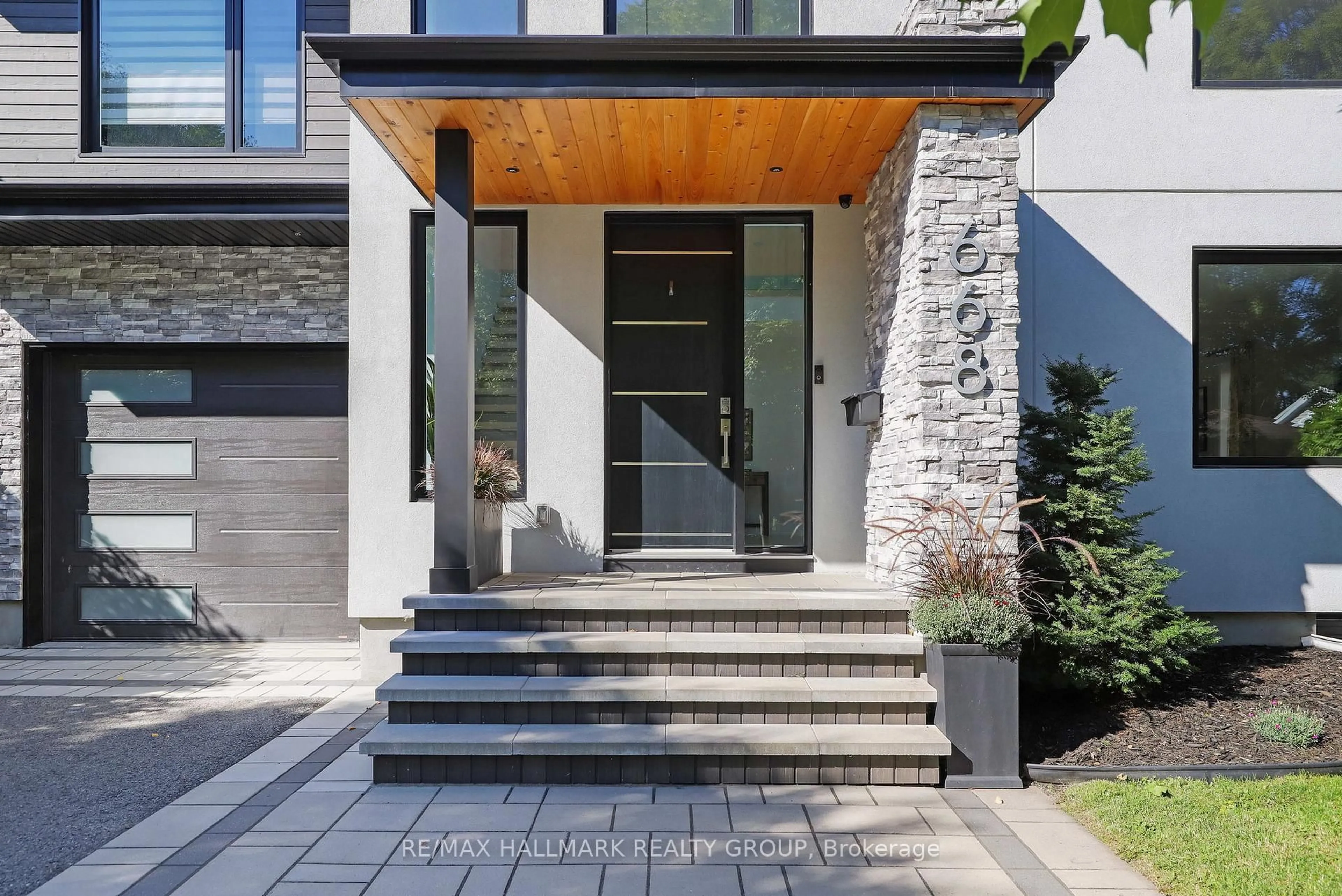 Unknown for 668 Mansfield Ave, Ottawa Ontario K2A 2T6
