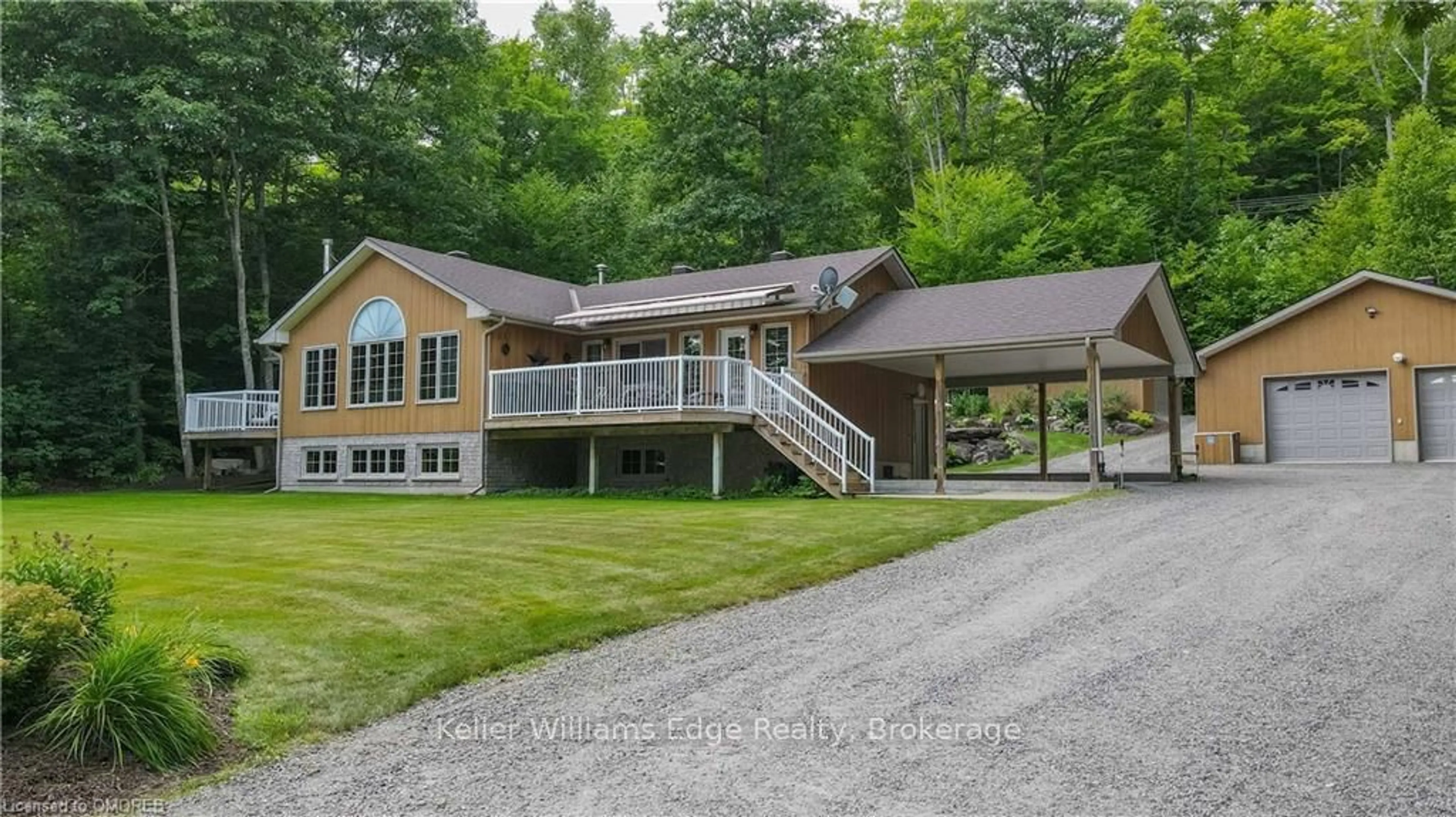 Home with vinyl exterior material, unknown for 165 LAKESHORE Dr, Combermere Ontario K0J 1L0