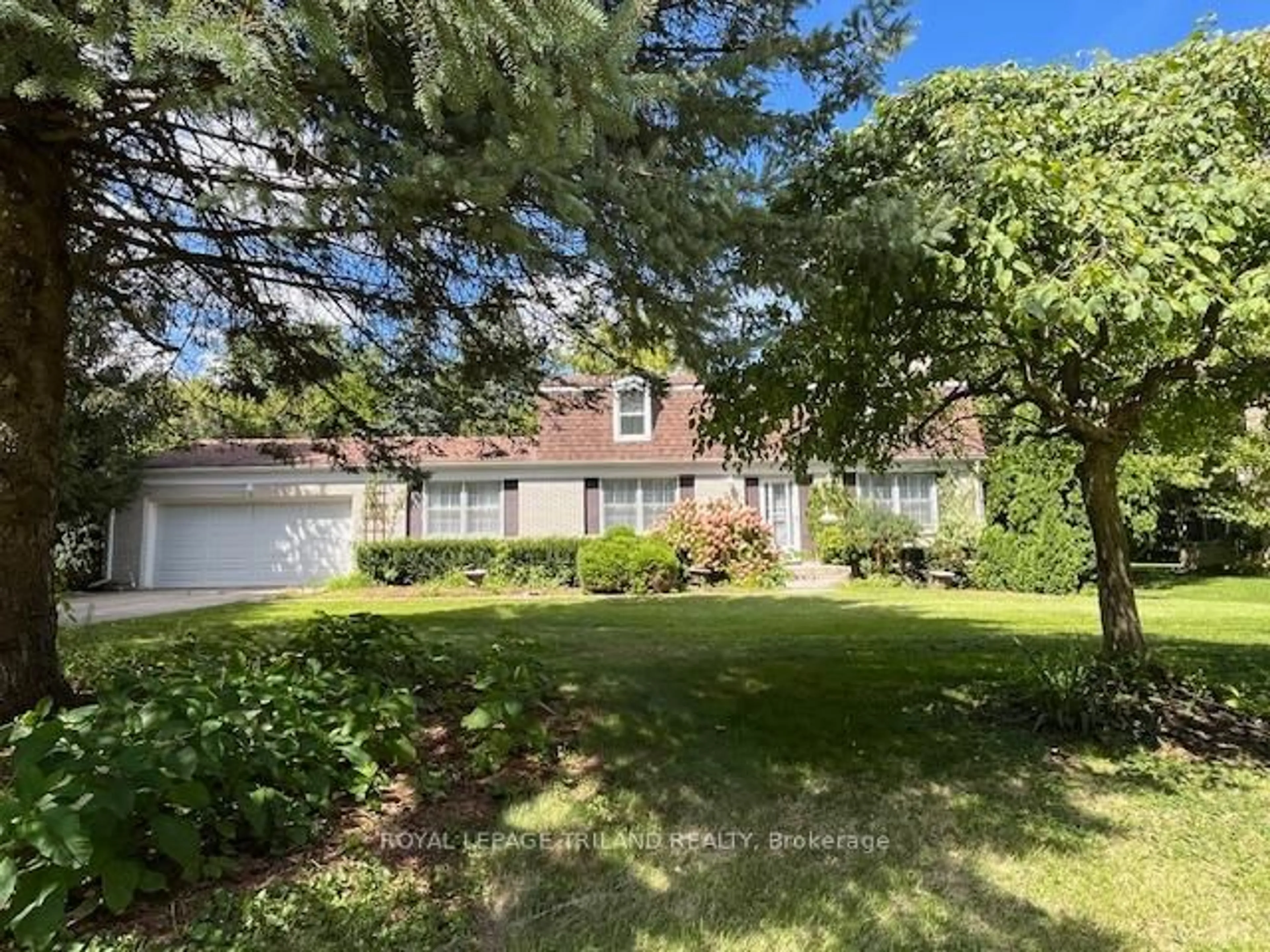 A pic from outside/outdoor area/front of a property/back of a property/a pic from drone, street for 769 Haighton Rd, London South Ontario N6K 1B4